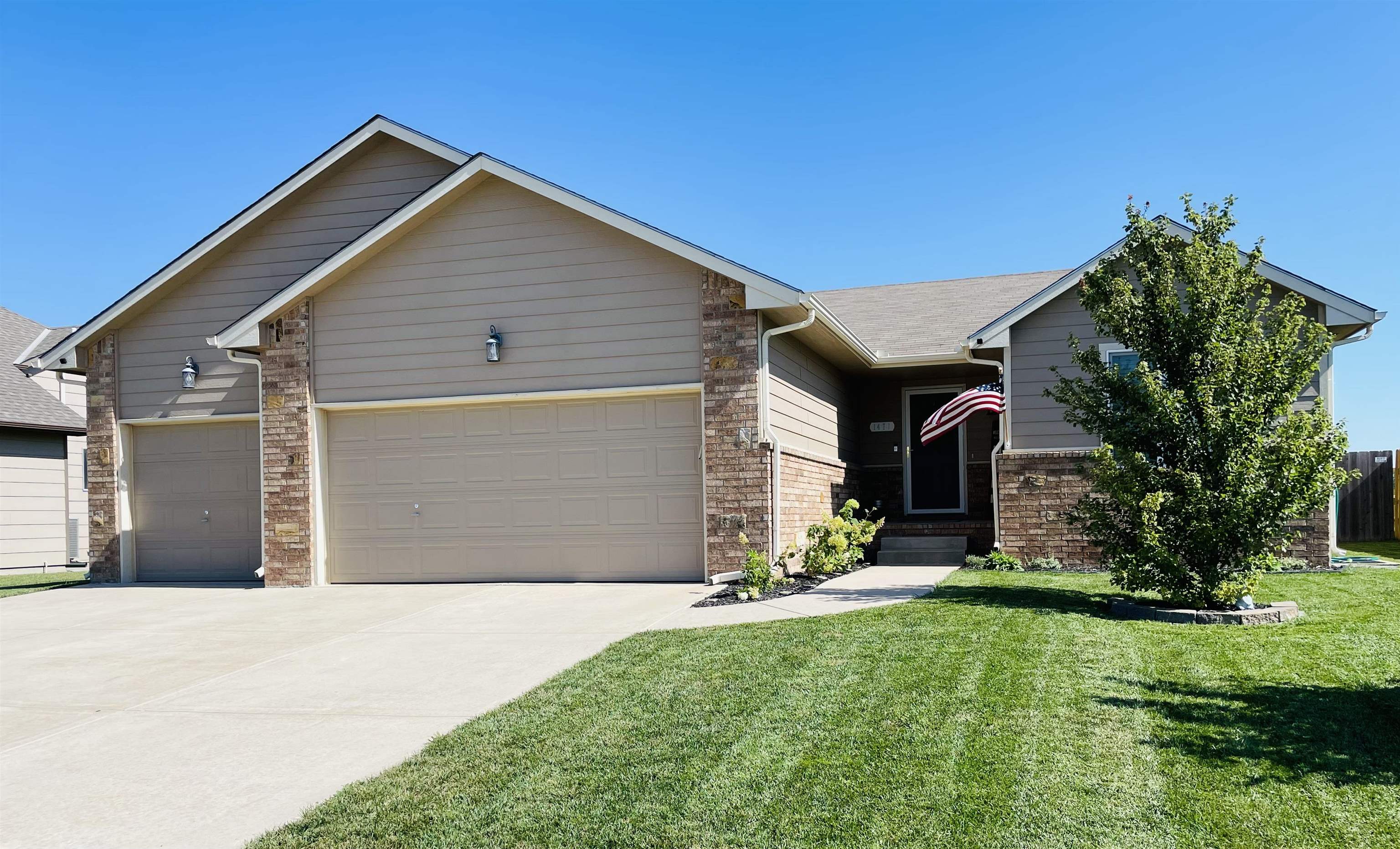 Photo of 1471 N Aster St in Andover, KS