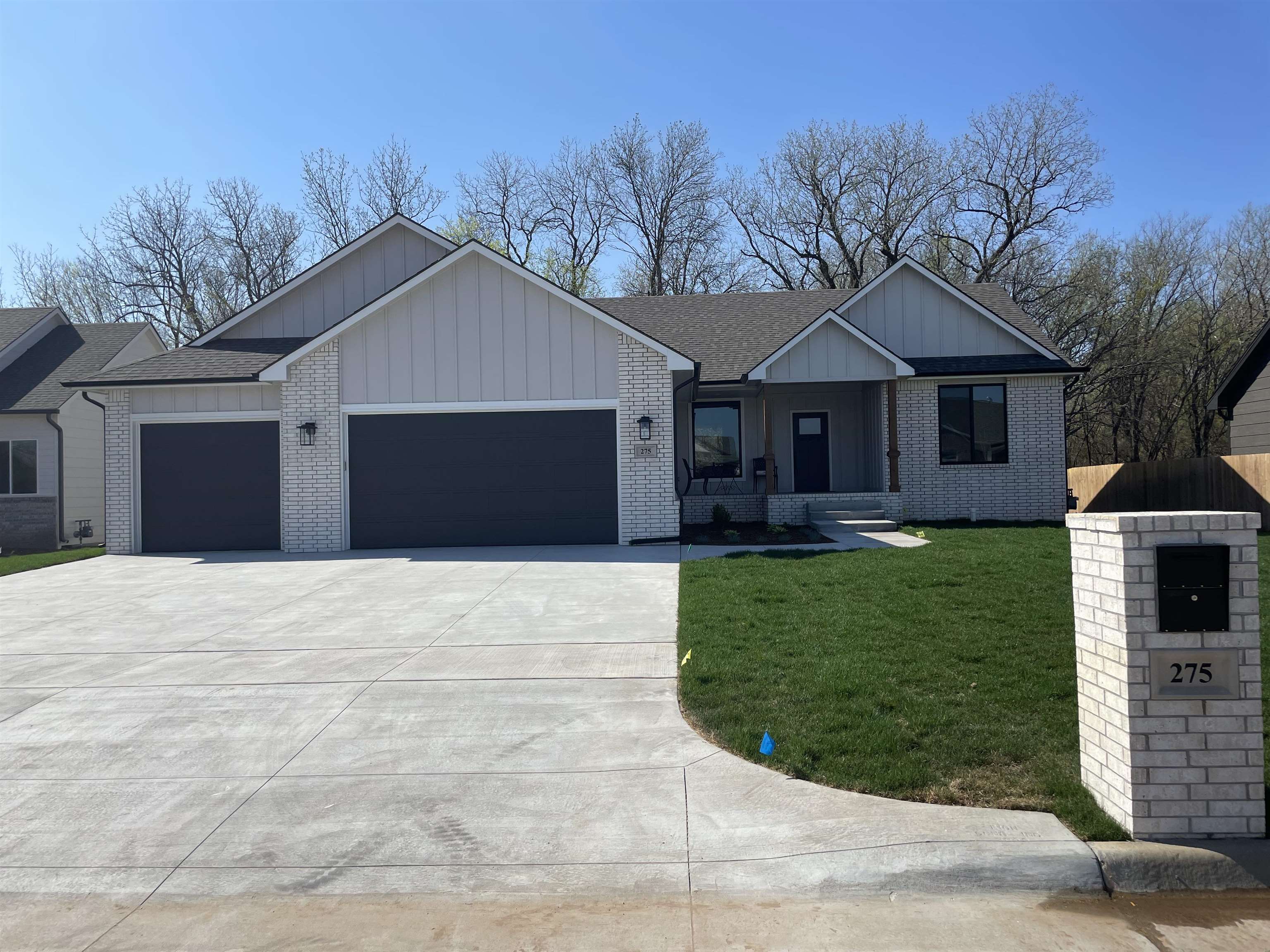 Photo of 275 E River Birch St in Haysville, KS