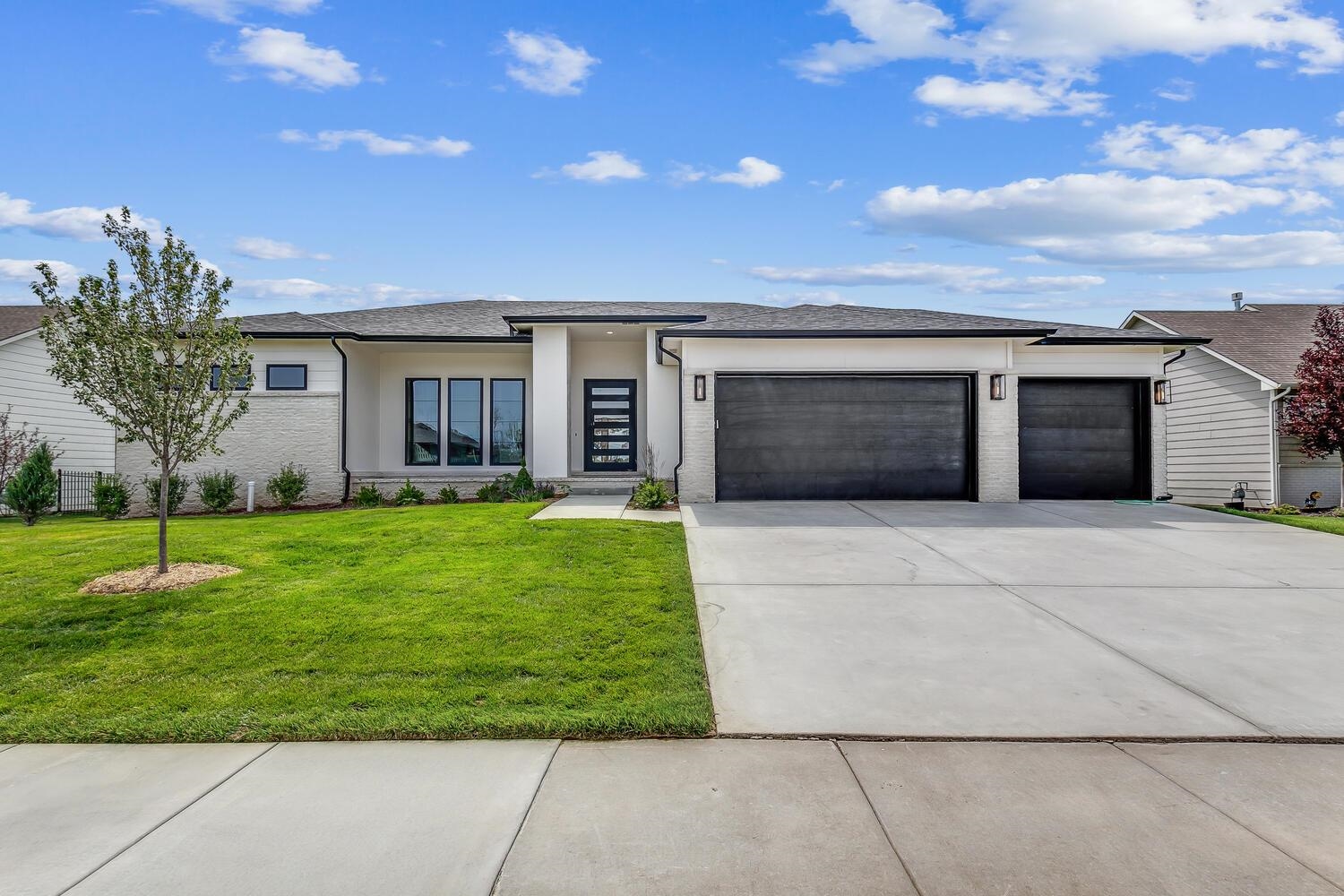 Photo of 1501 N Shadow Rock Dr in Andover, KS