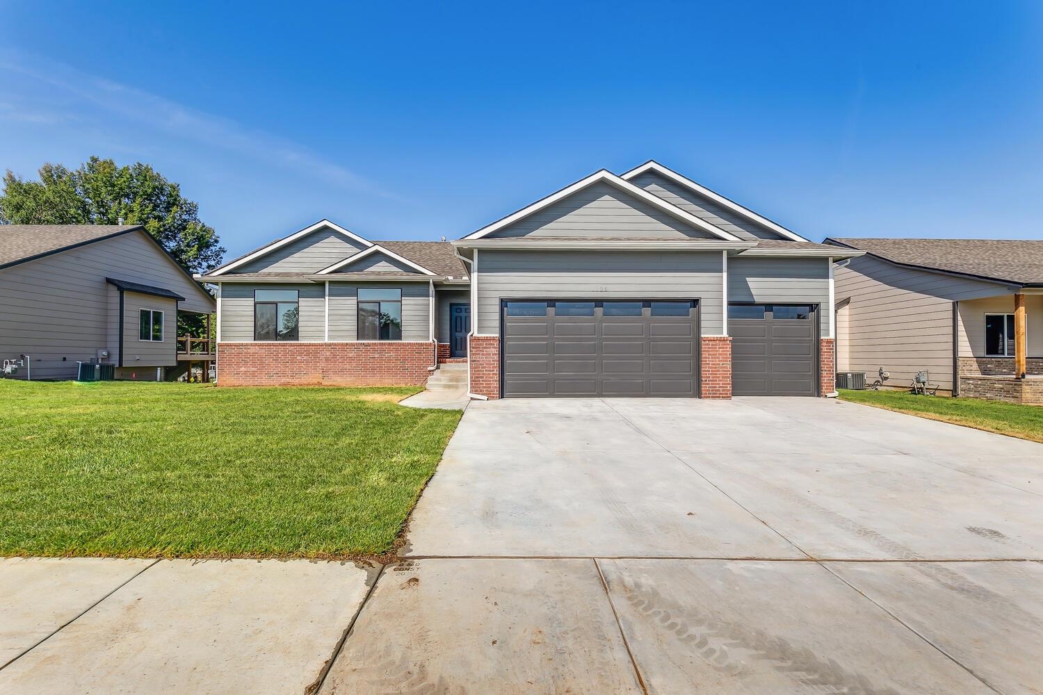 Photo of 1125 Sontag Dr in Derby, KS