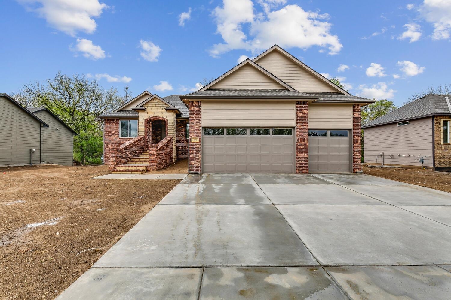 Photo of 435 E River Birch Cir in Haysville, KS