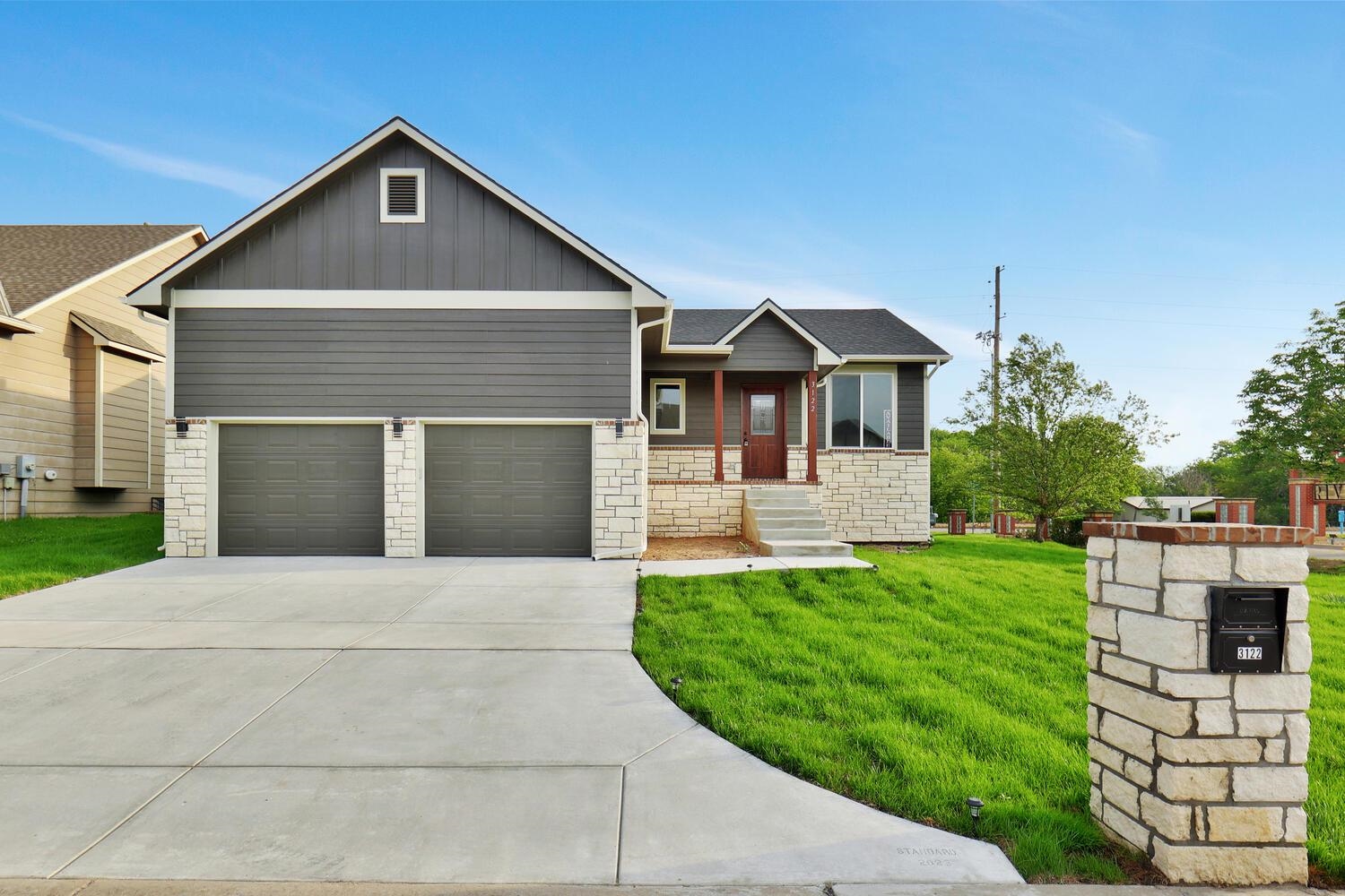 Photo of 3122 E Sunflower Dr in Derby, KS