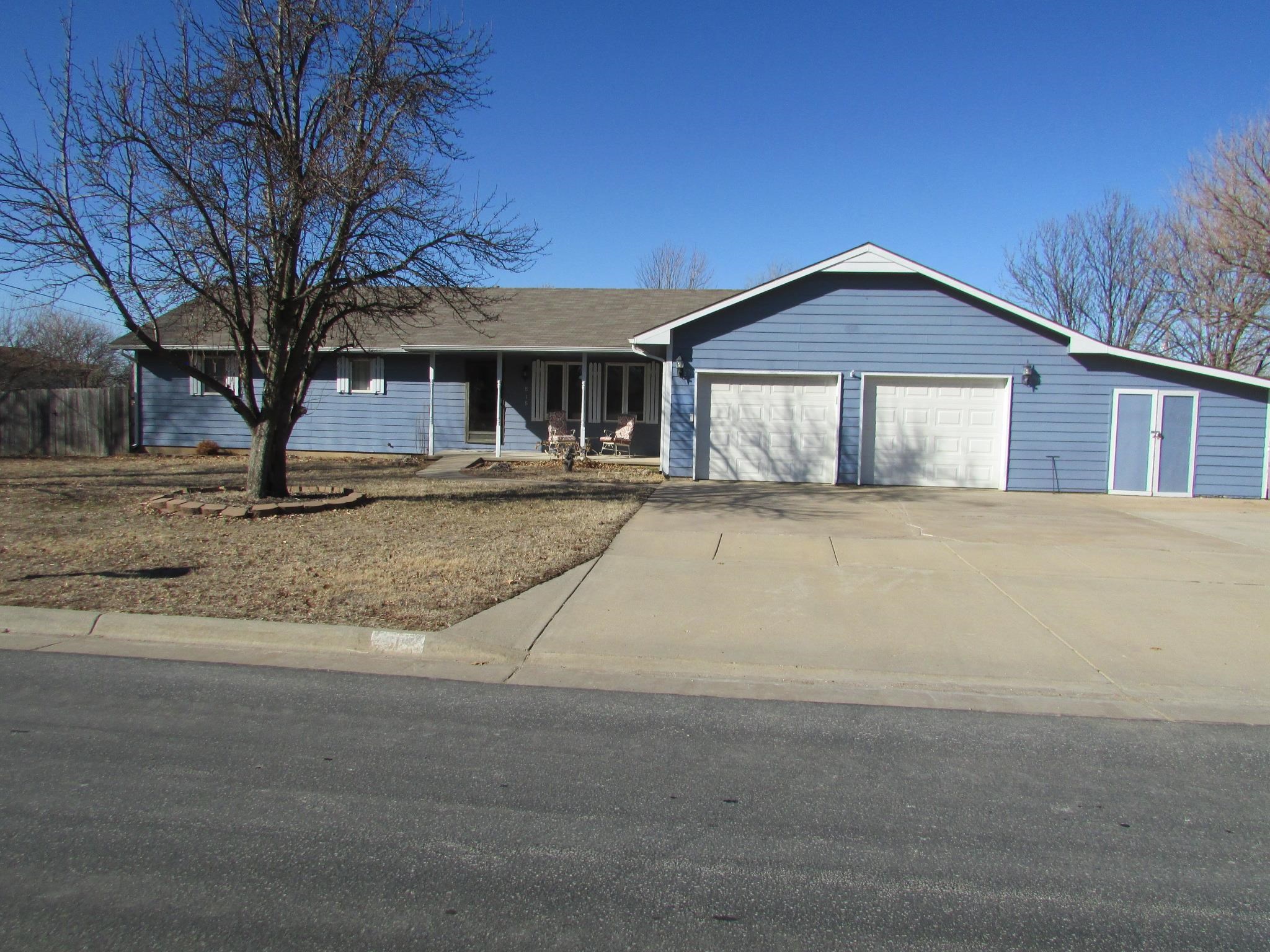 Photo of 515 N School in El Dorado, KS