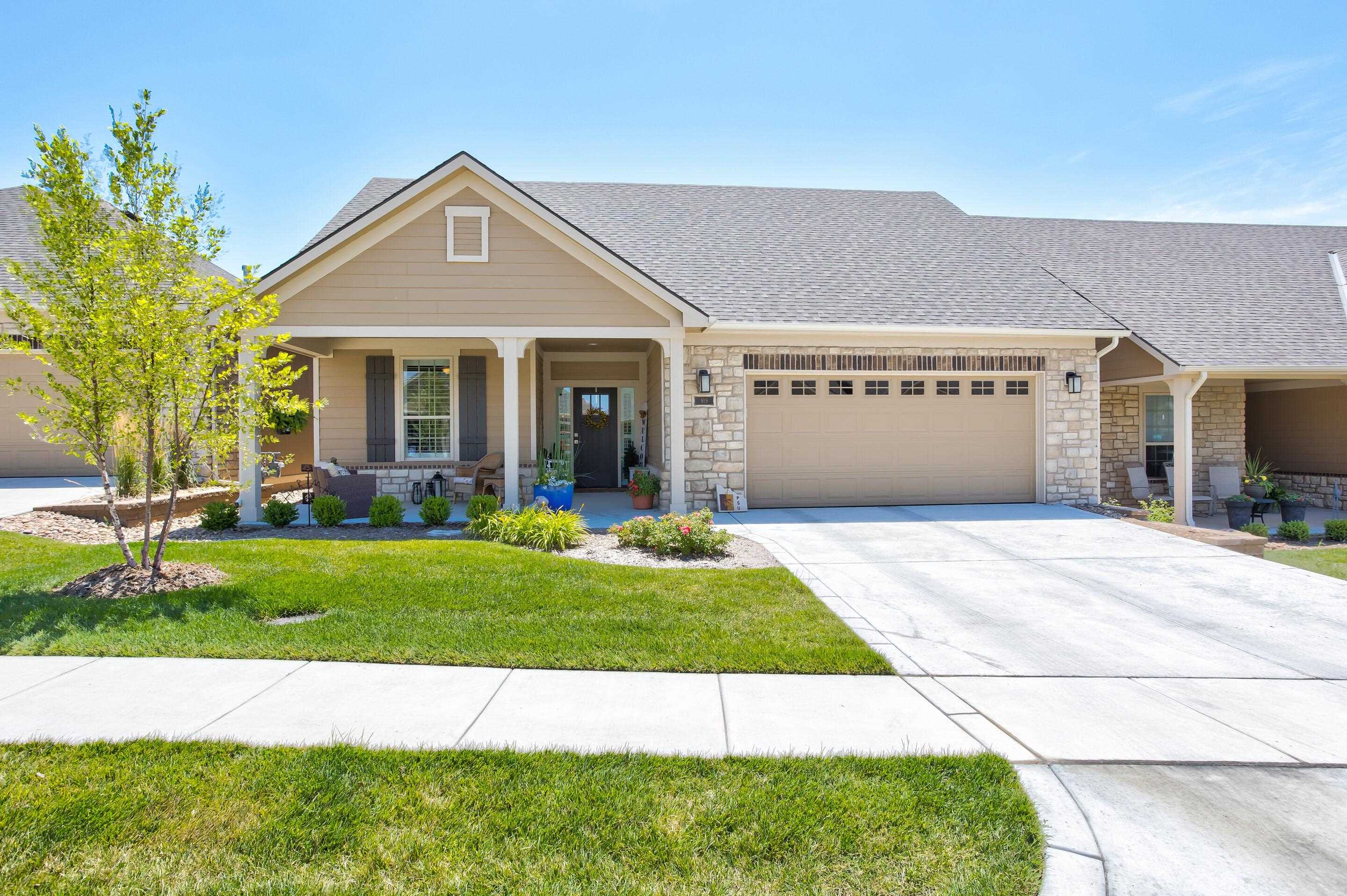 Photo of 919 E Clearlake St in Derby, KS