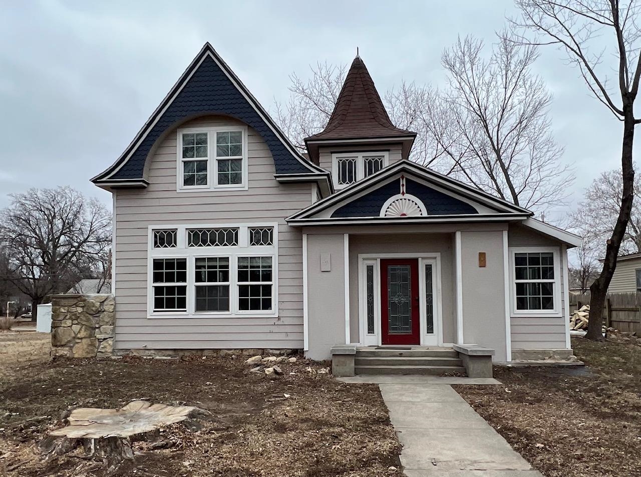 Photo of 1316 Loomis St in Winfield, KS