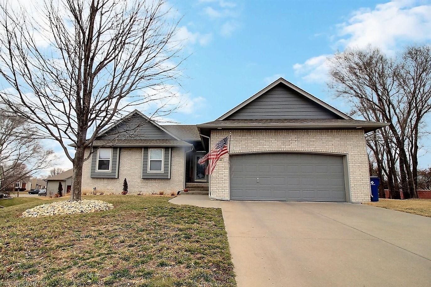Photo of 1748 E Southridge Cir in Derby, KS