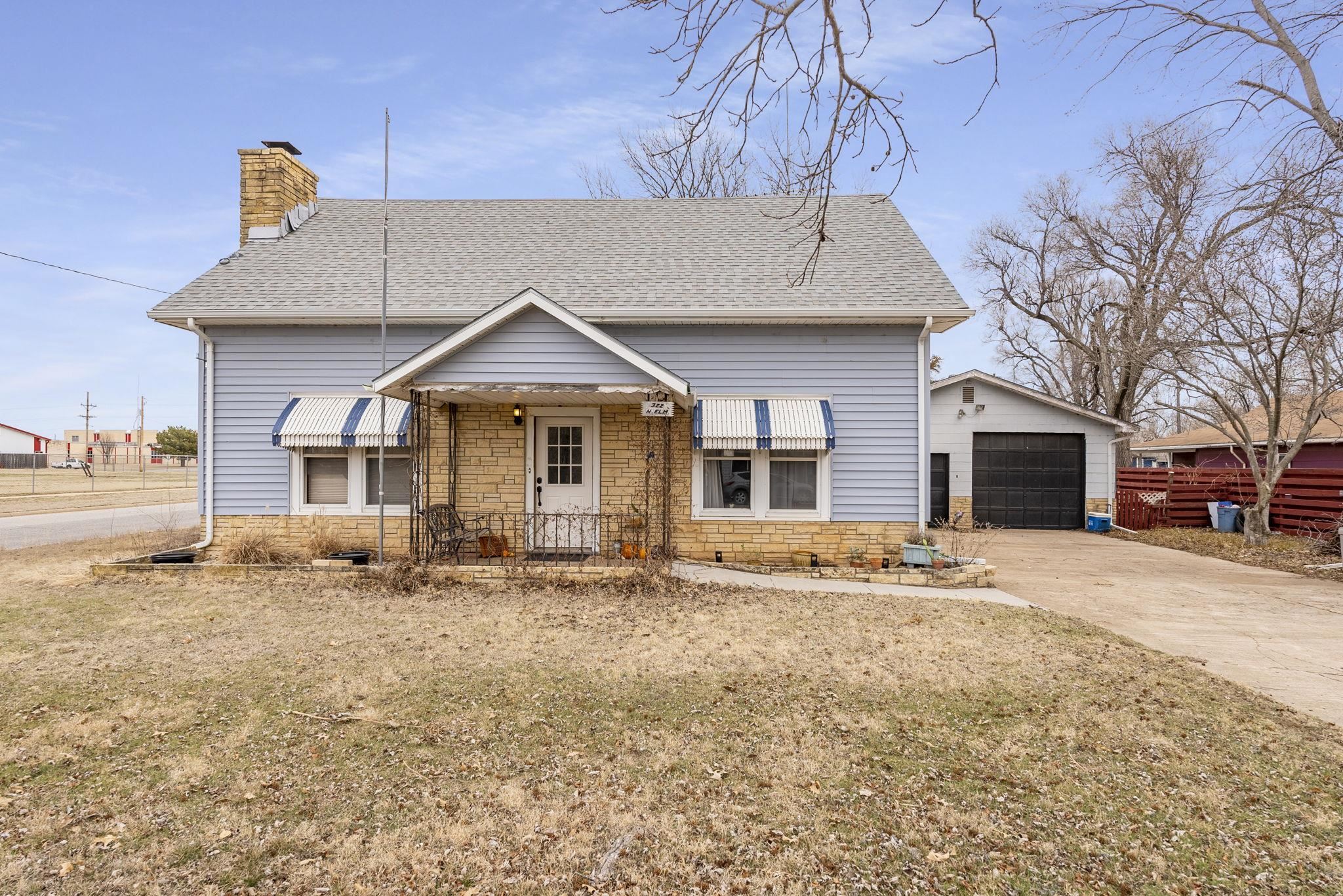 Photo of 322 N Elm St in Argonia, KS