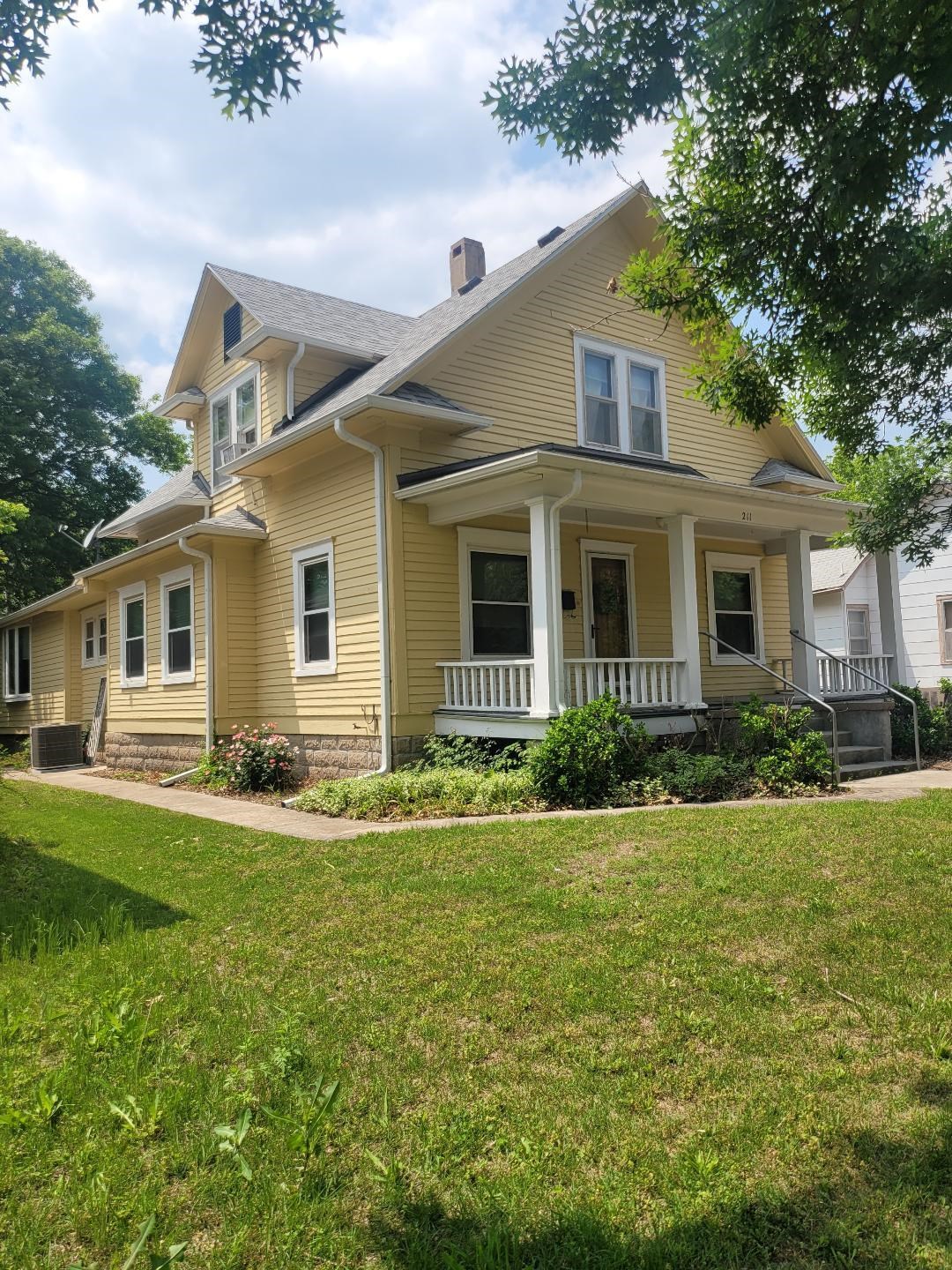 Photo of 211 N Walnut St in Eureka, KS