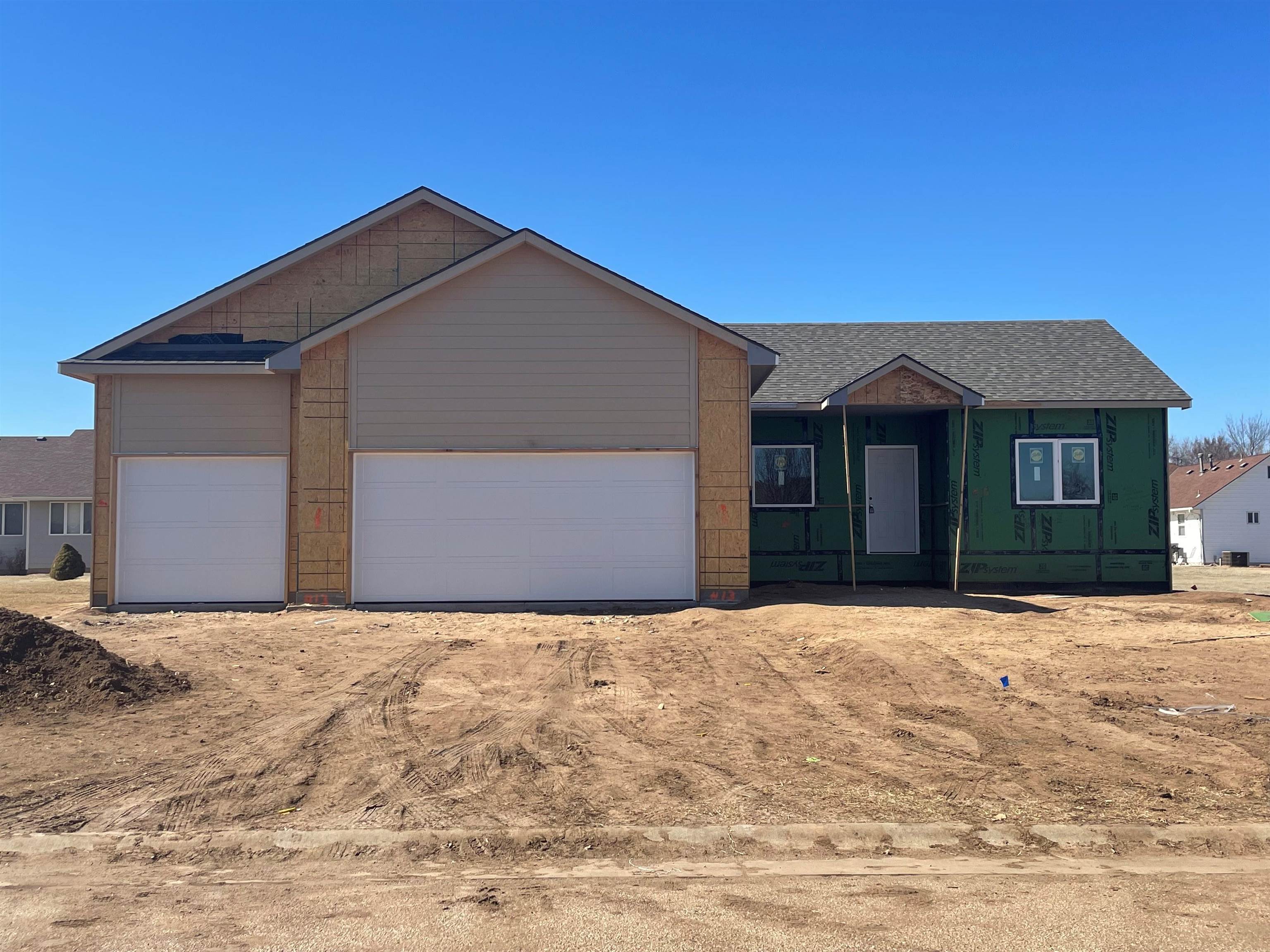 Photo of 13 Wheaton Ct in Mount Hope, KS