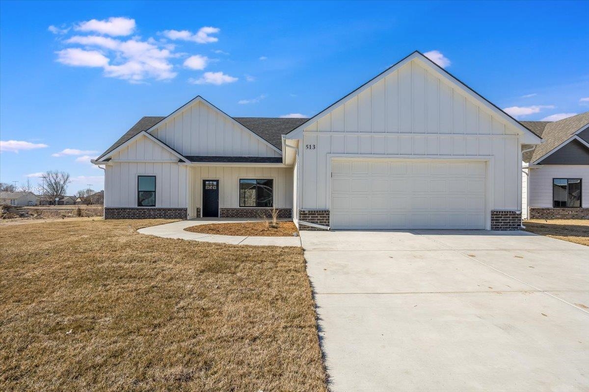 Photo of 513 Sweetwater Rd in Maize, KS