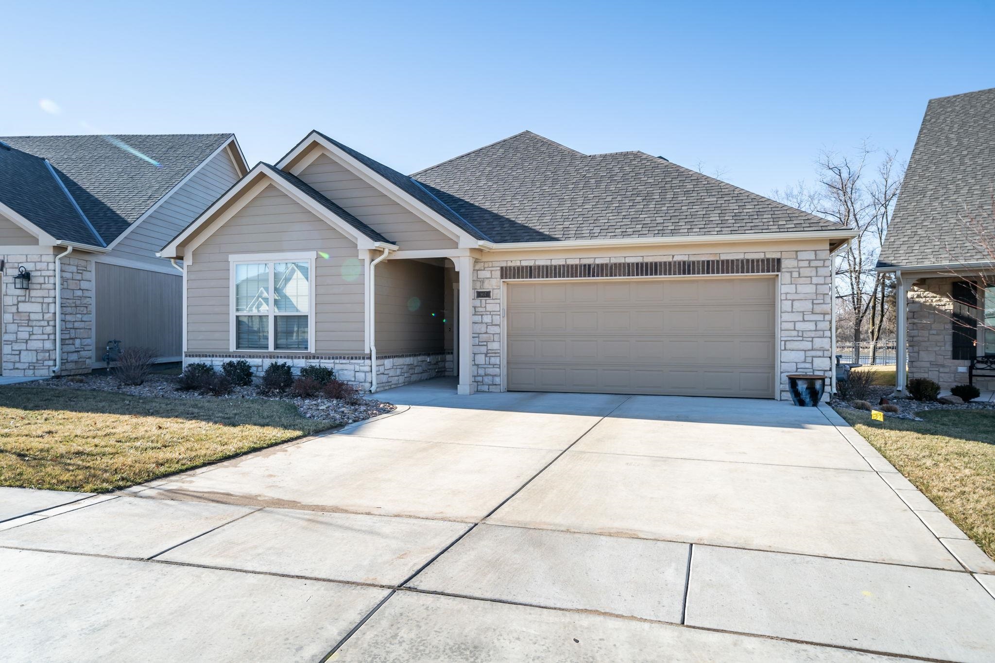 Photo of 907 E Waters Edge St in Derby, KS