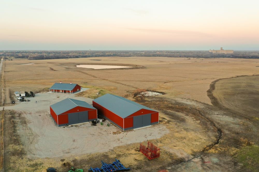 Photo of 284 S Ridge Rd in Wellington, KS