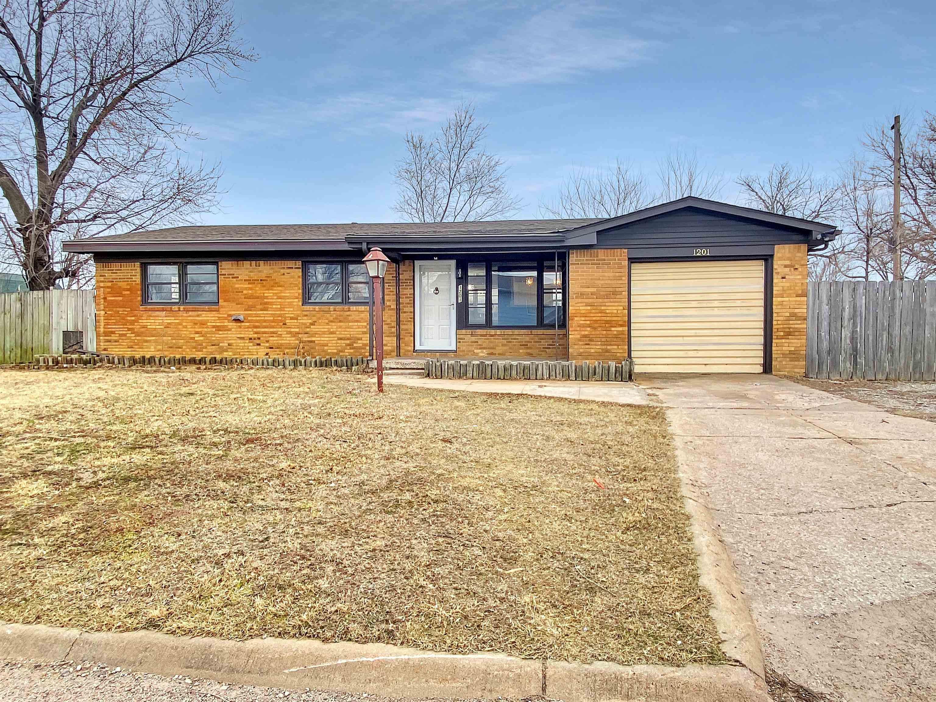 Photo of 1201 W 44th St S in Wichita, KS