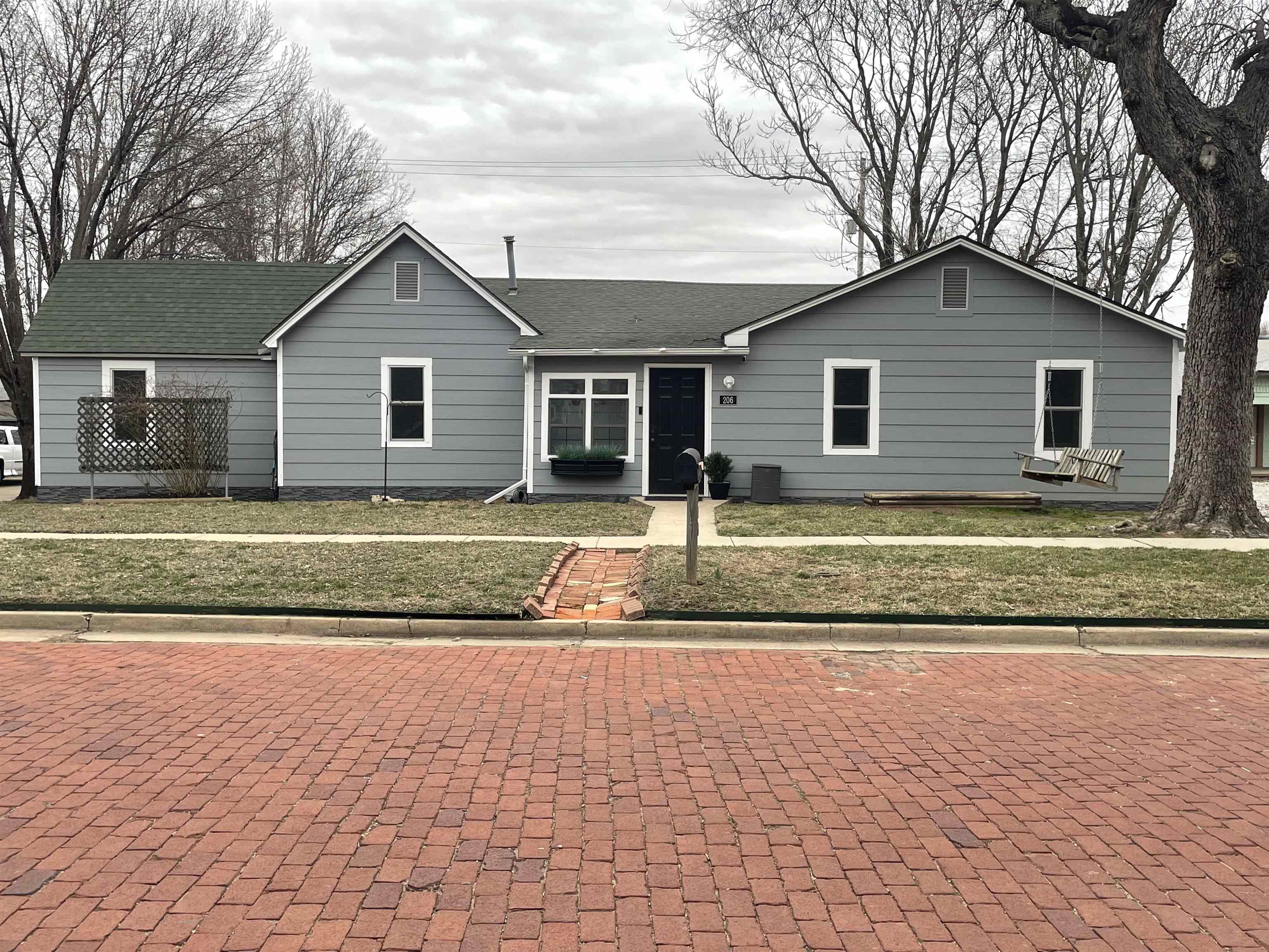 Photo of 206 N D St in Arkansas City, KS