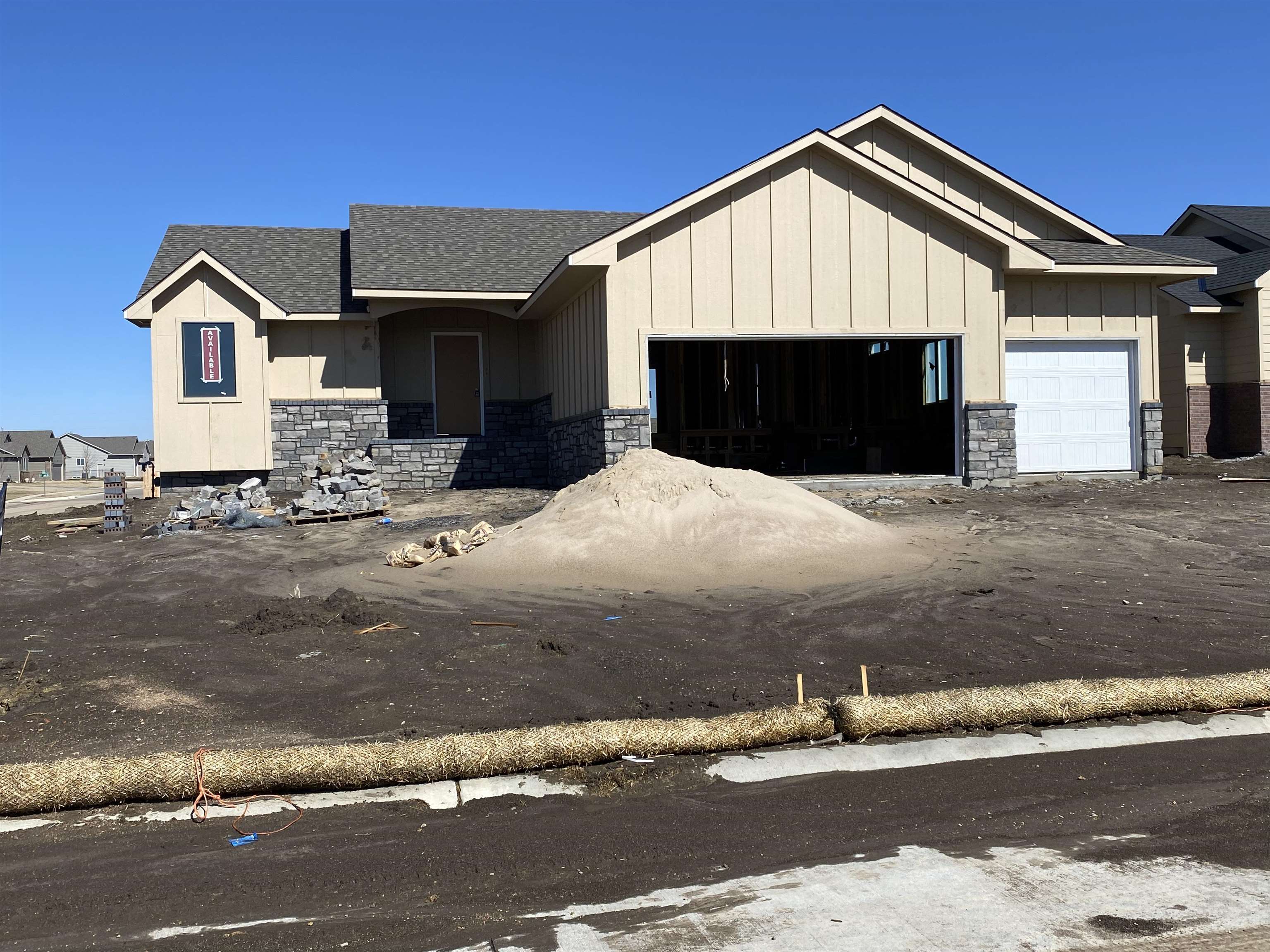 Photo of 8576 E Cherrywood Ct in Bel Aire, KS