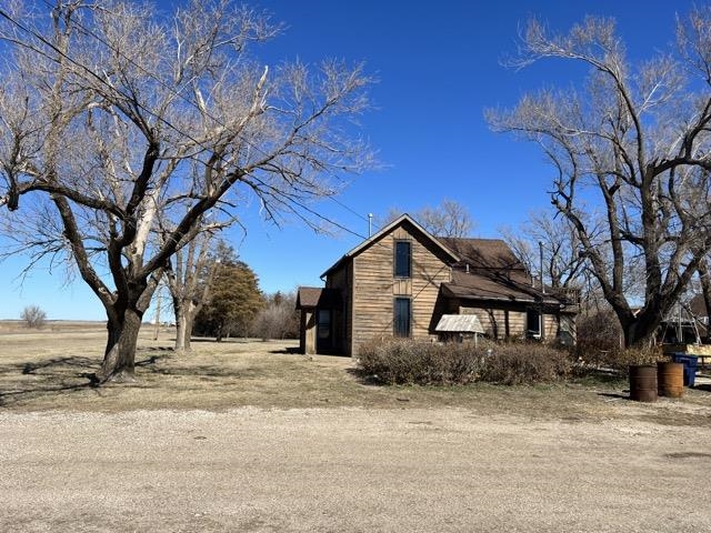 Photo of 358 N West Rd in Wellington, KS