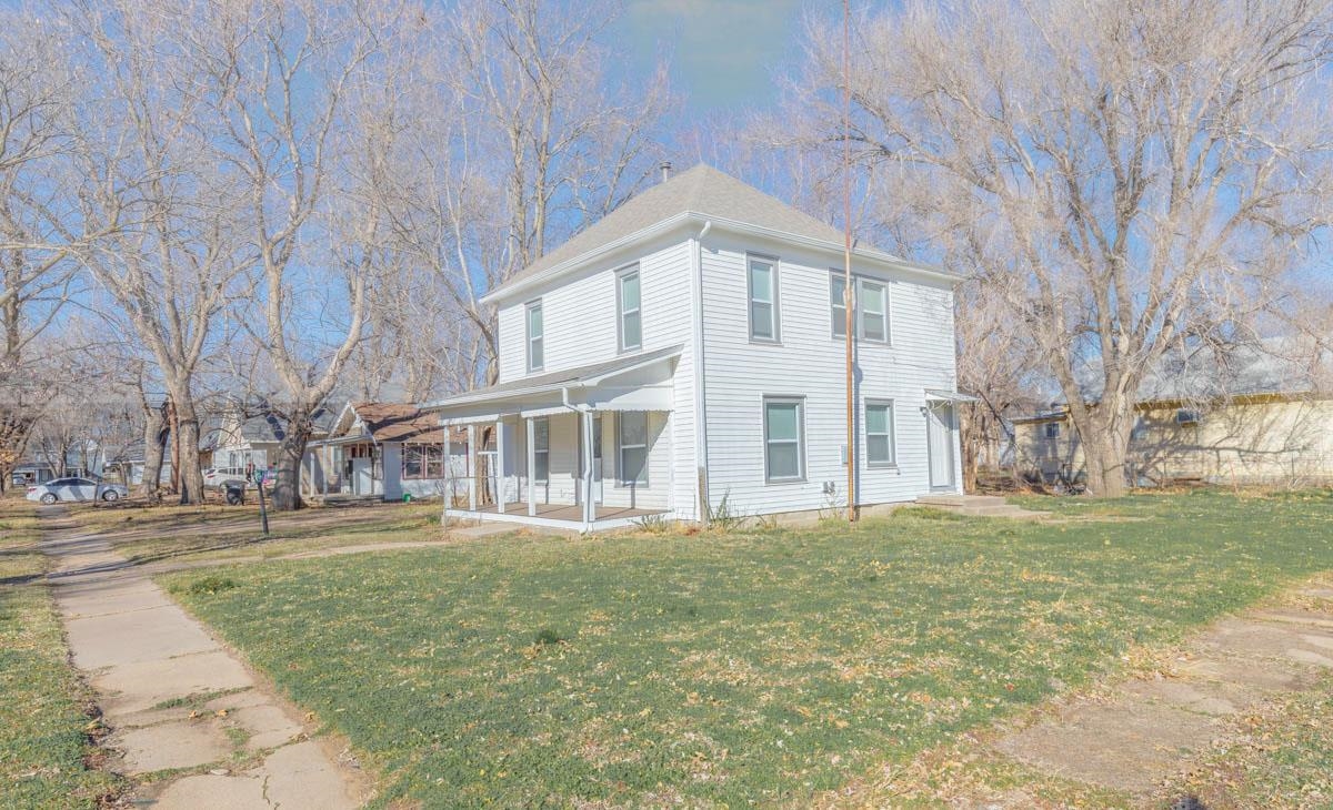 Photo of 702 N B St in Arkansas City, KS