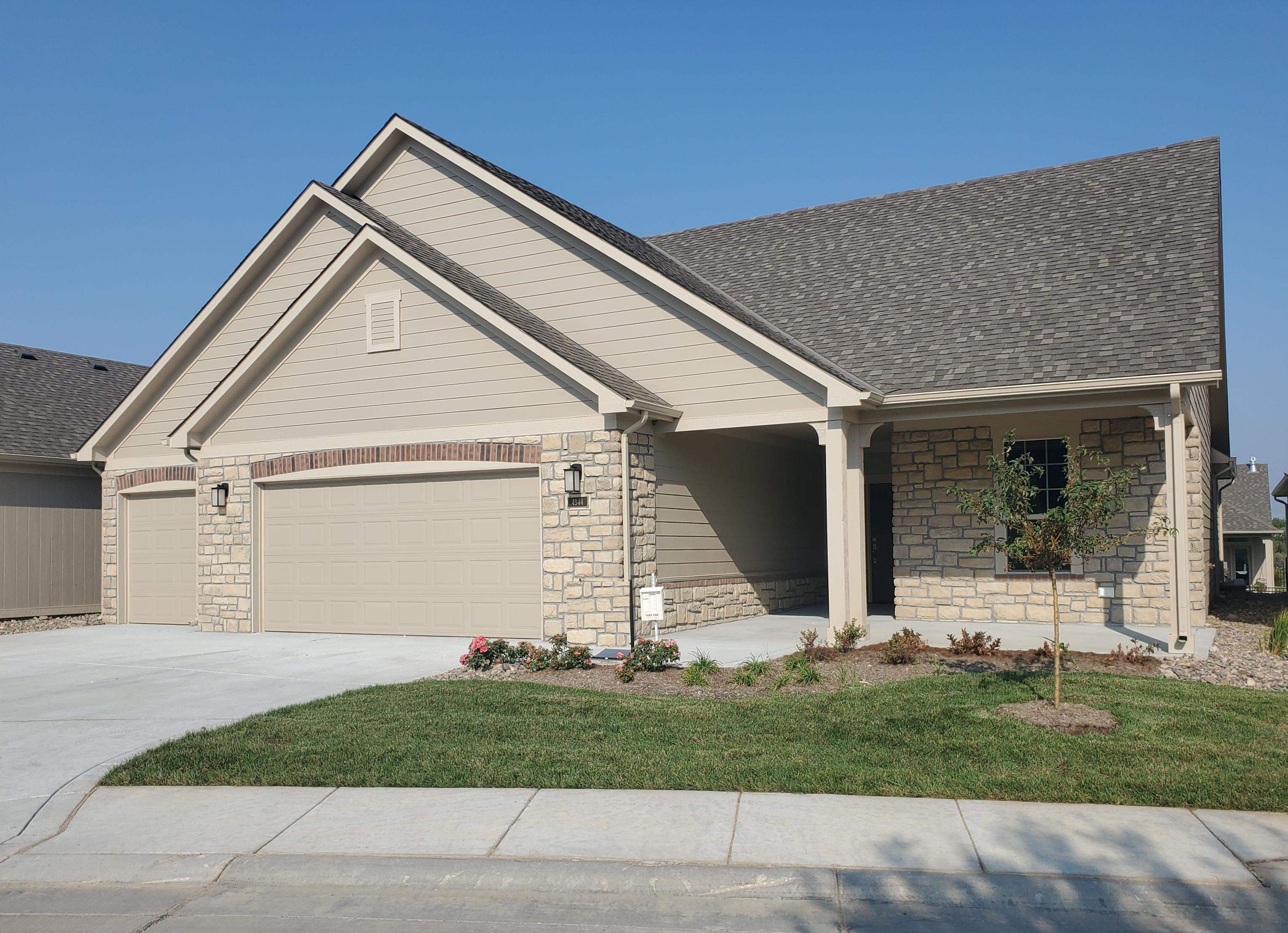Photo of 4944 N Prestwick in Bel Aire, KS