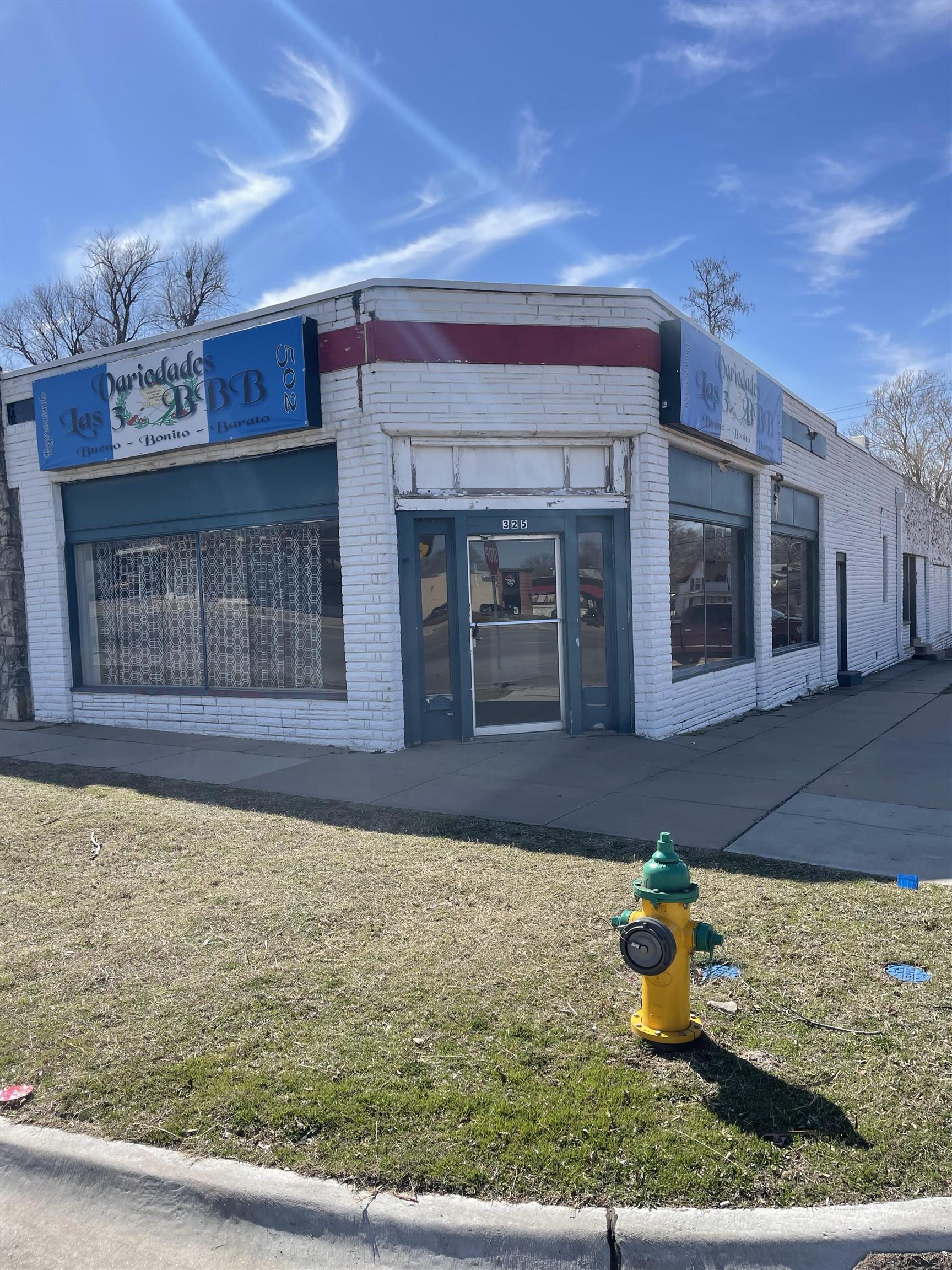 Photo of 325 N Summit St in Arkansas City, KS