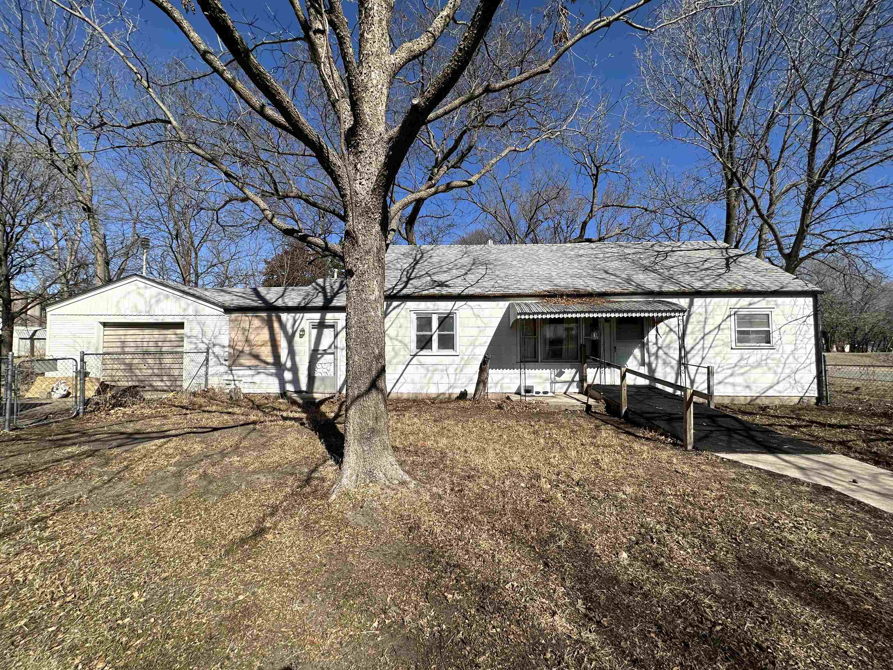 Photo of 323 S Elm St in Whitewater, KS