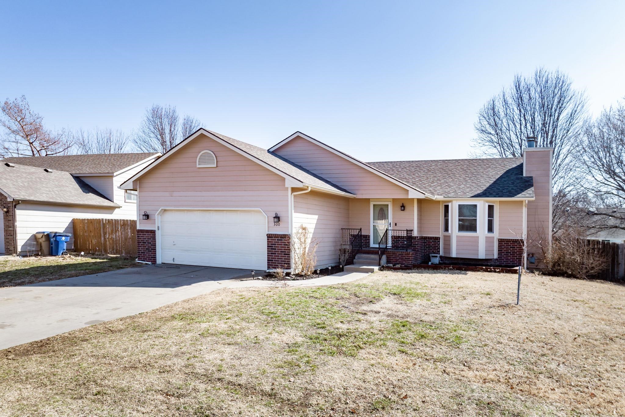 Photo of 300 N Willowcreek St in Derby, KS