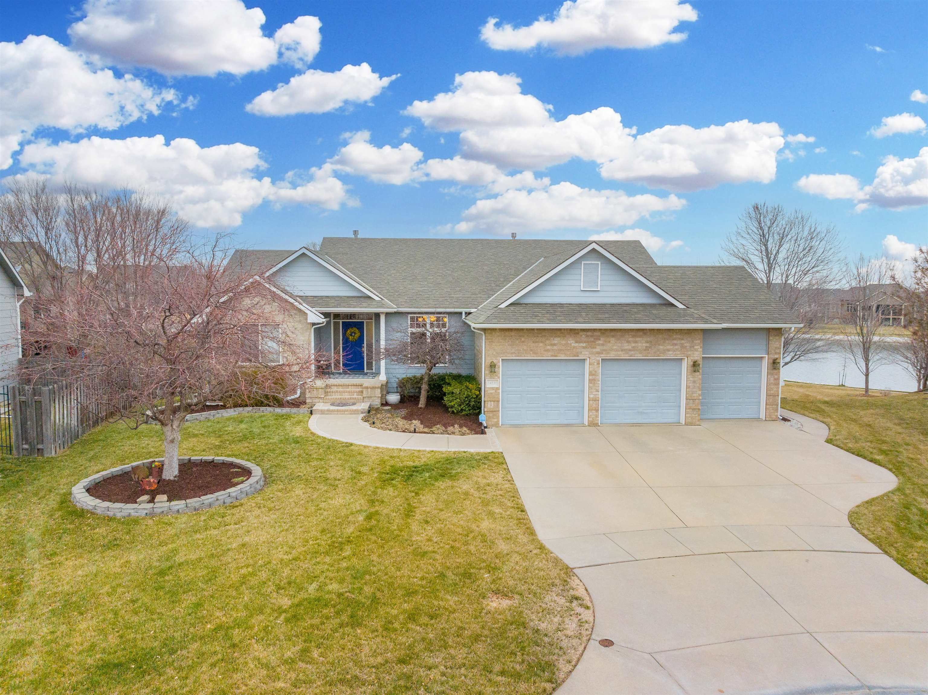 Photo of 14130 W Highland Springs Ct in Wichita, KS