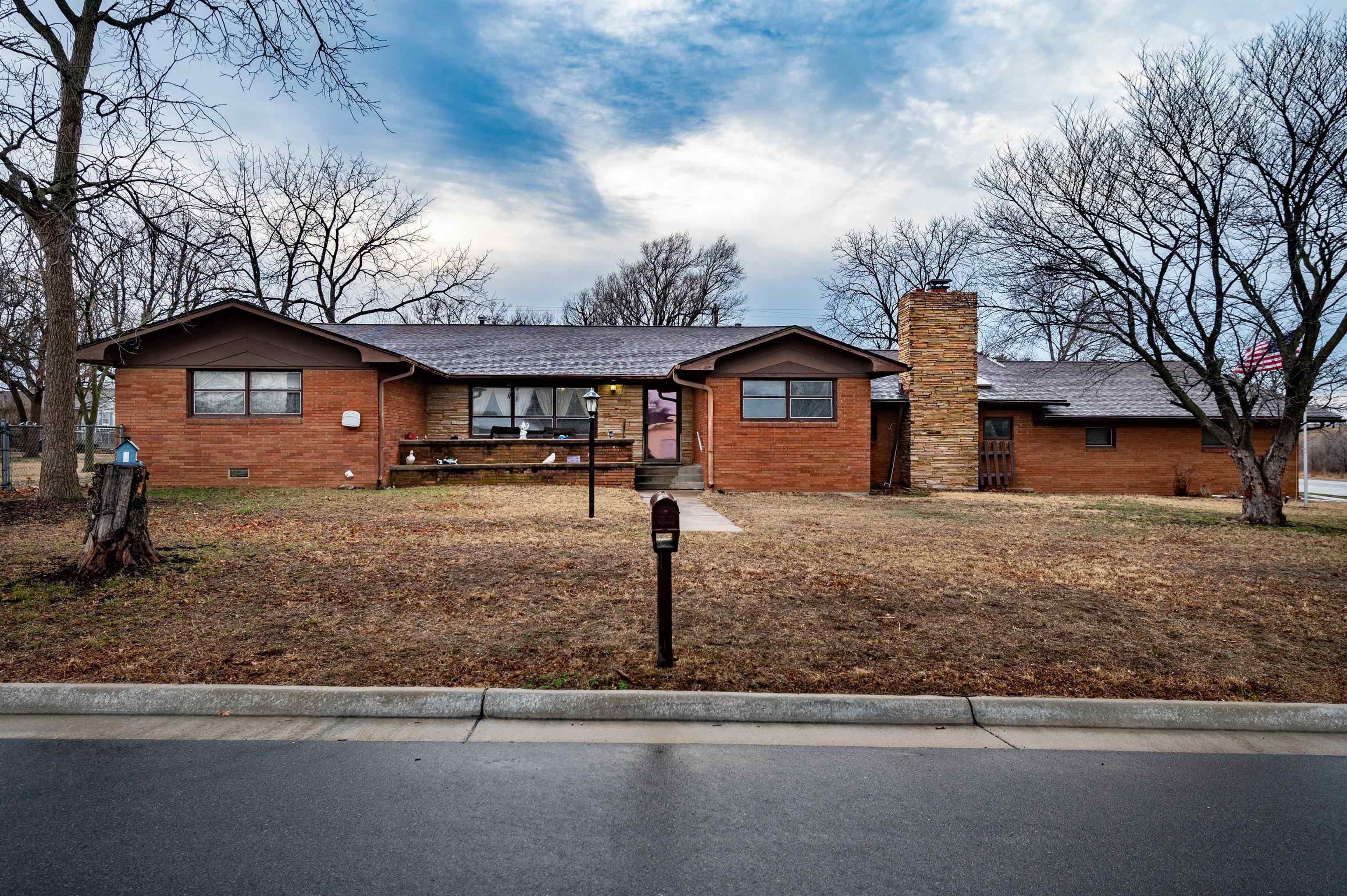 Photo of 659 Marmaton Rd in El Dorado, KS