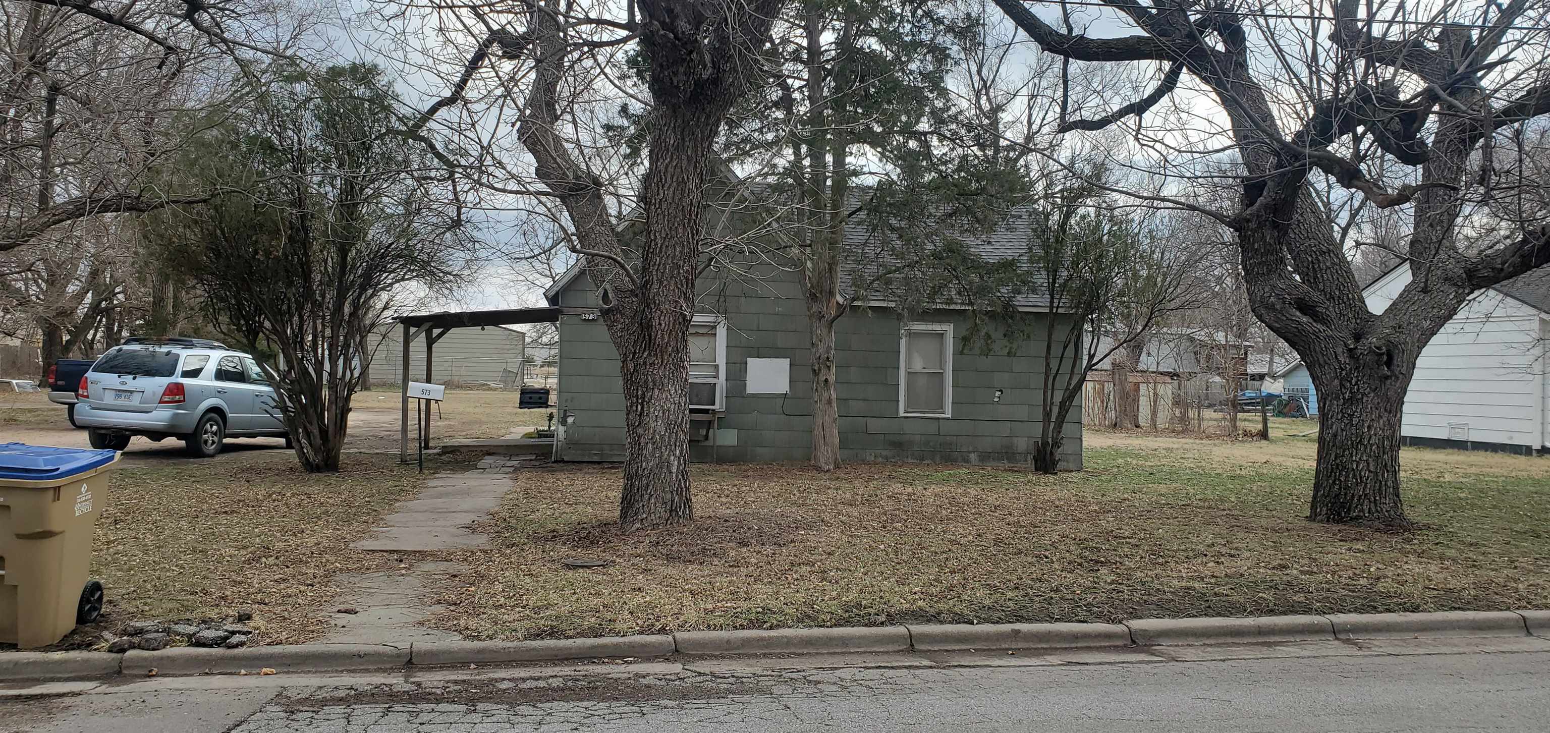 Photo of 573 W 1st St in Valley Center, KS