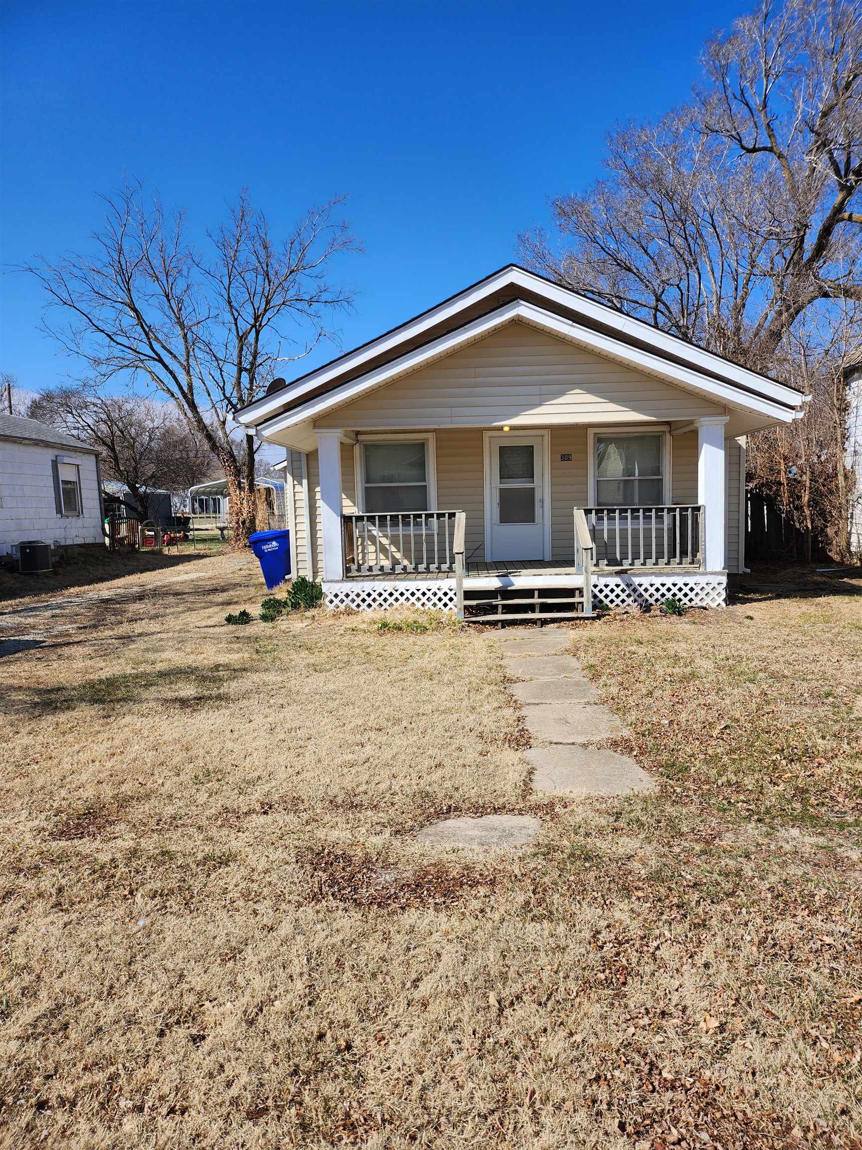 Photo of 309 N Lincoln St in Hillsboro, KS