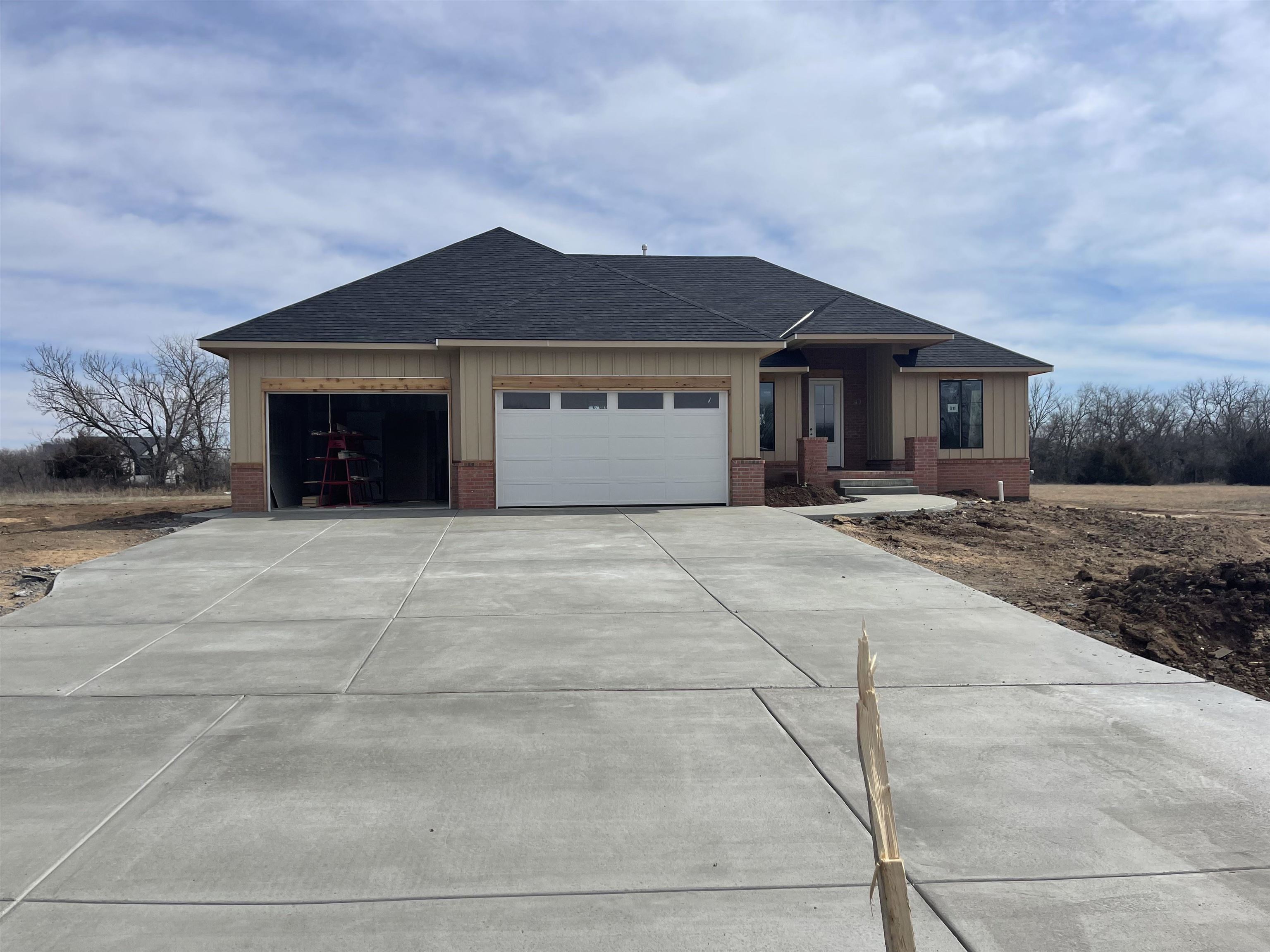 Photo of 311 Sarah Ct in Derby, KS