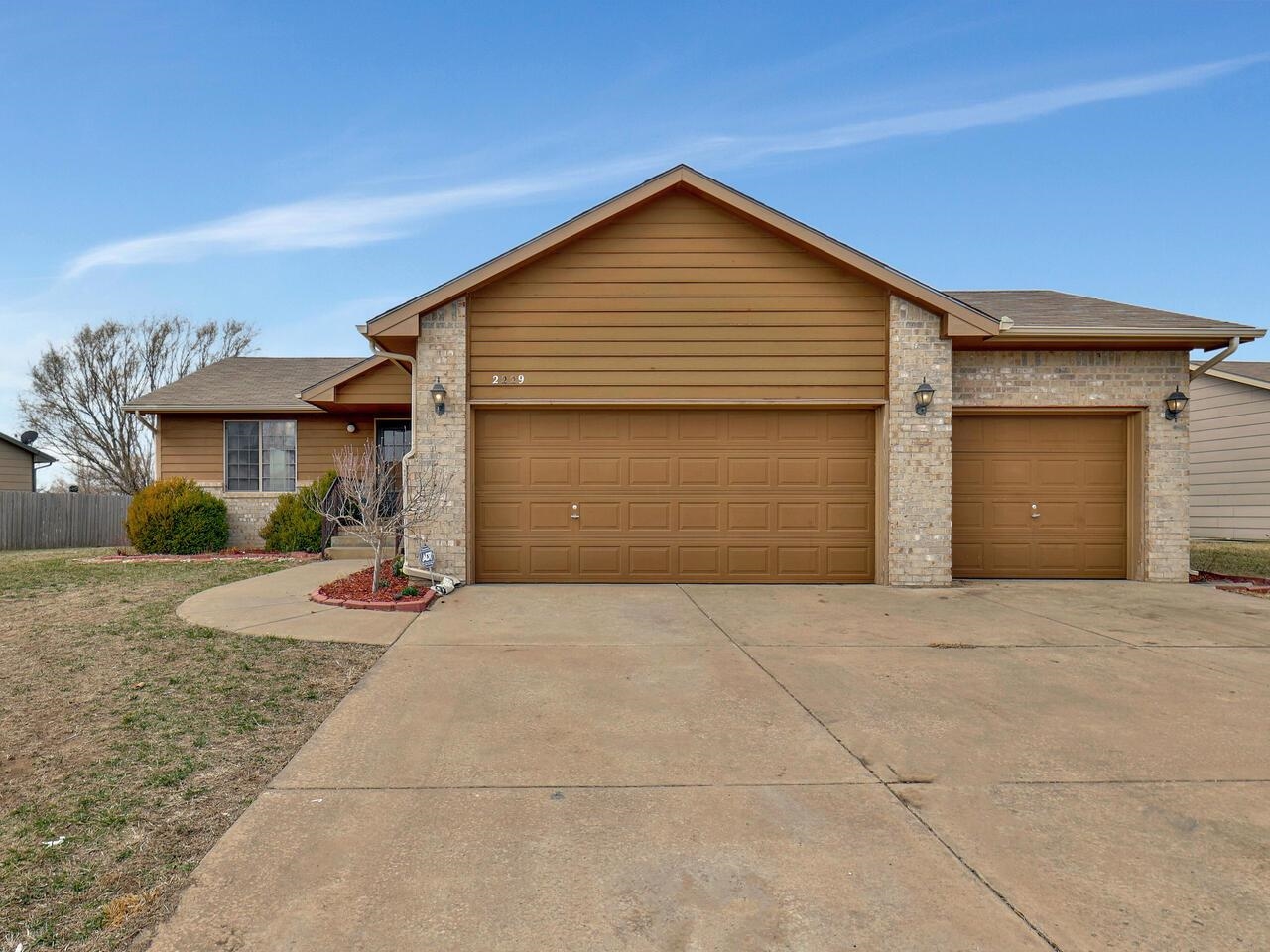 Photo of 2229 S Limuel St in Wichita, KS
