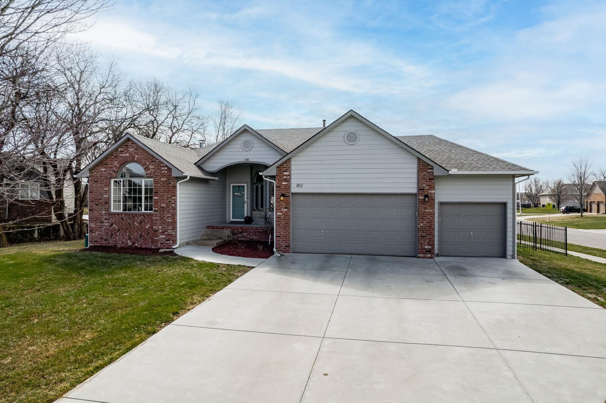 Photo of 812 N Bristol Ct in Wichita, KS