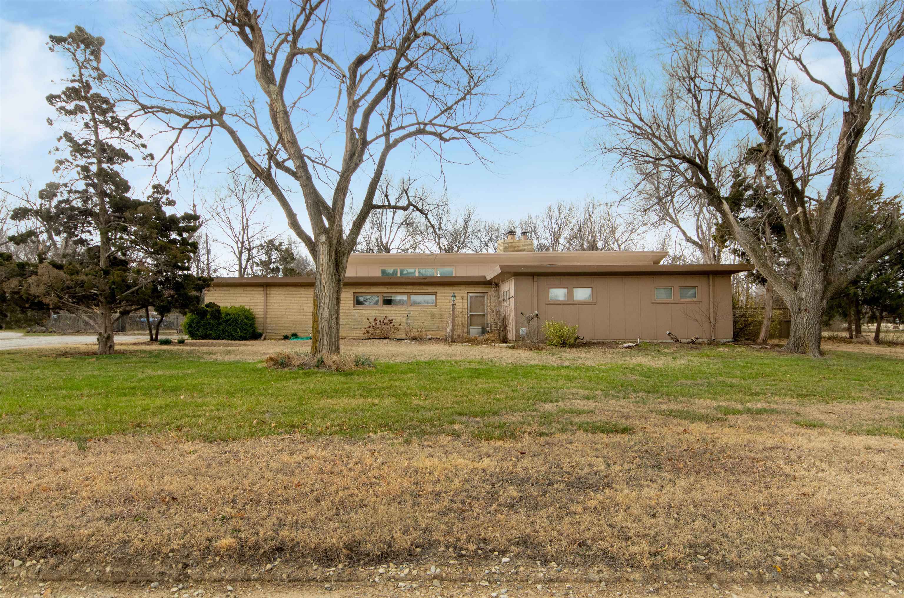 Photo of 5401 E 40th St N in Bel Aire, KS