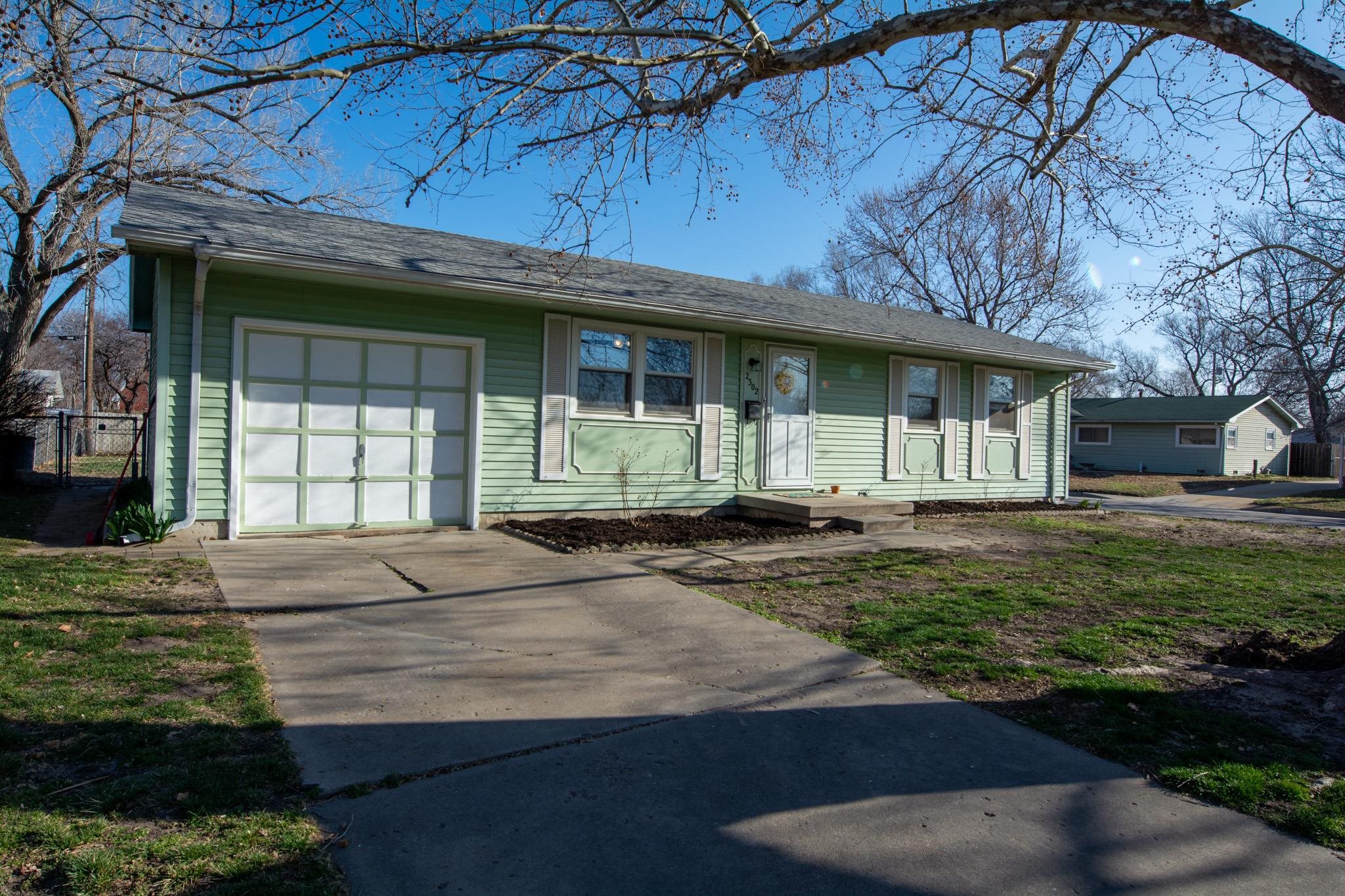 Photo of 2302 W Heuett St in Wichita, KS