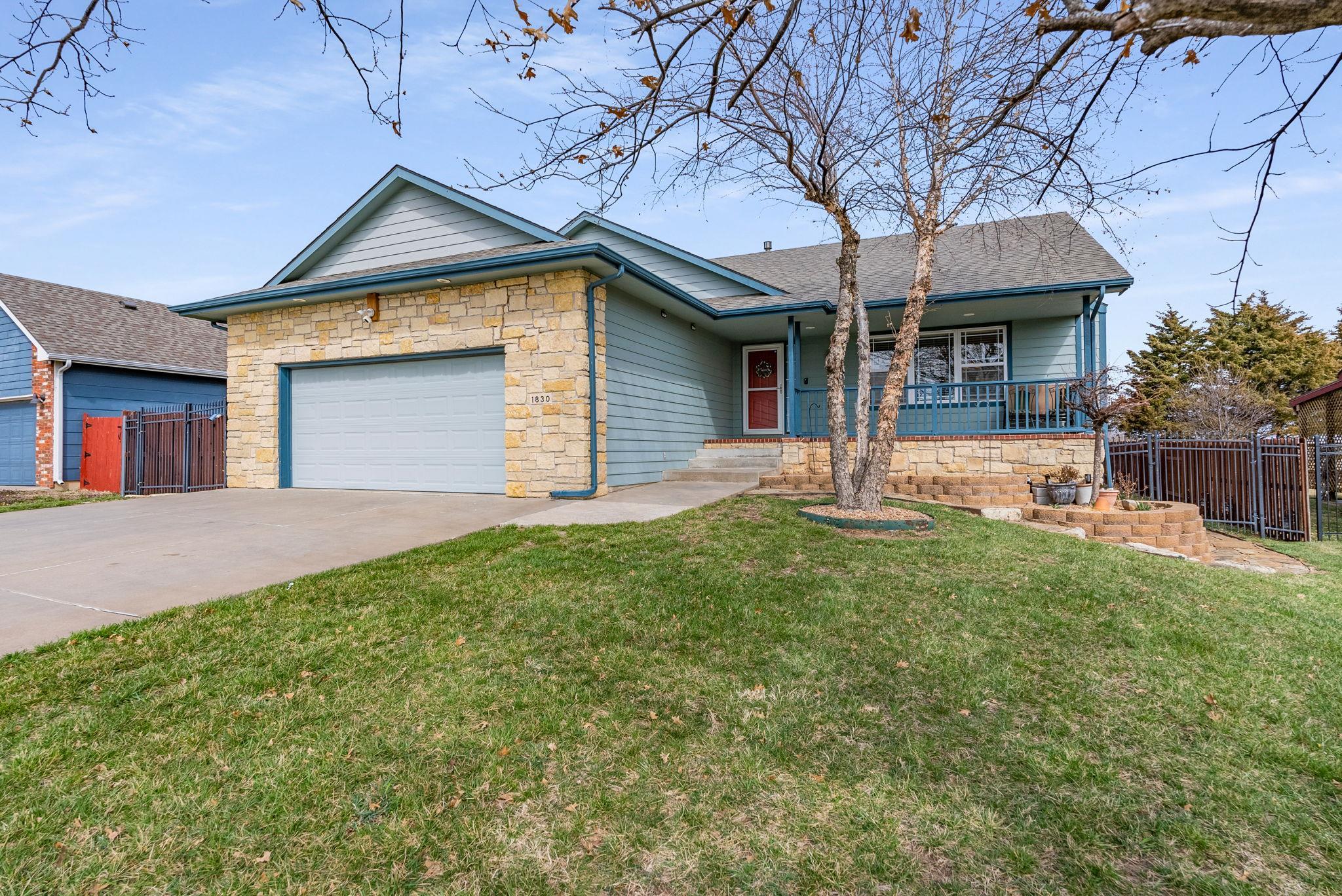 Photo of 1830 E Glen Hills Dr in Derby, KS