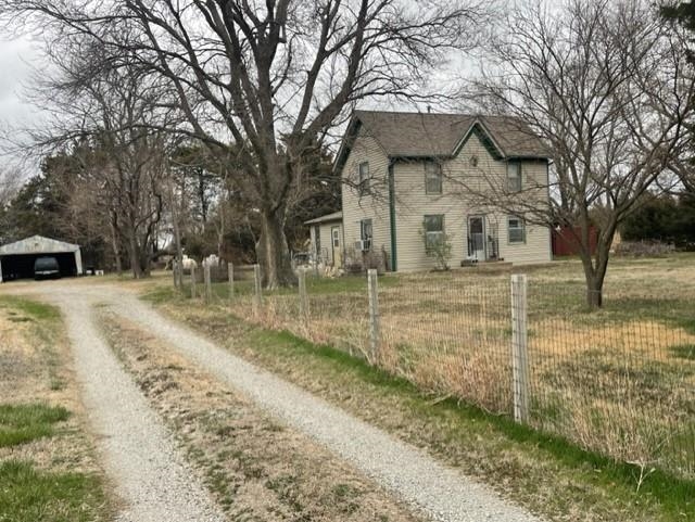 Photo of 1444 E 10th in Oxford, KS