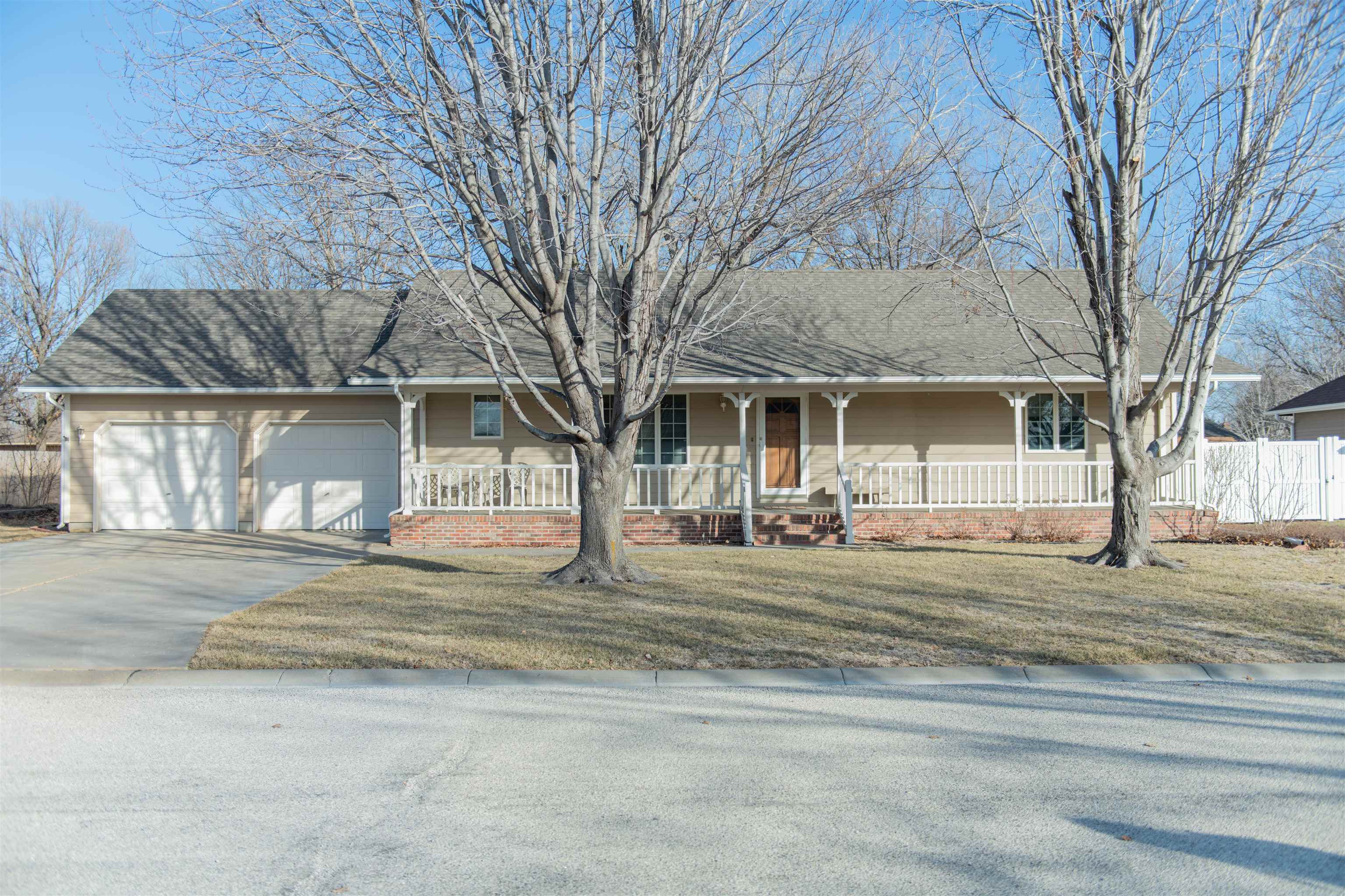 Photo of 2712 Acacia Ave in North Newton, KS