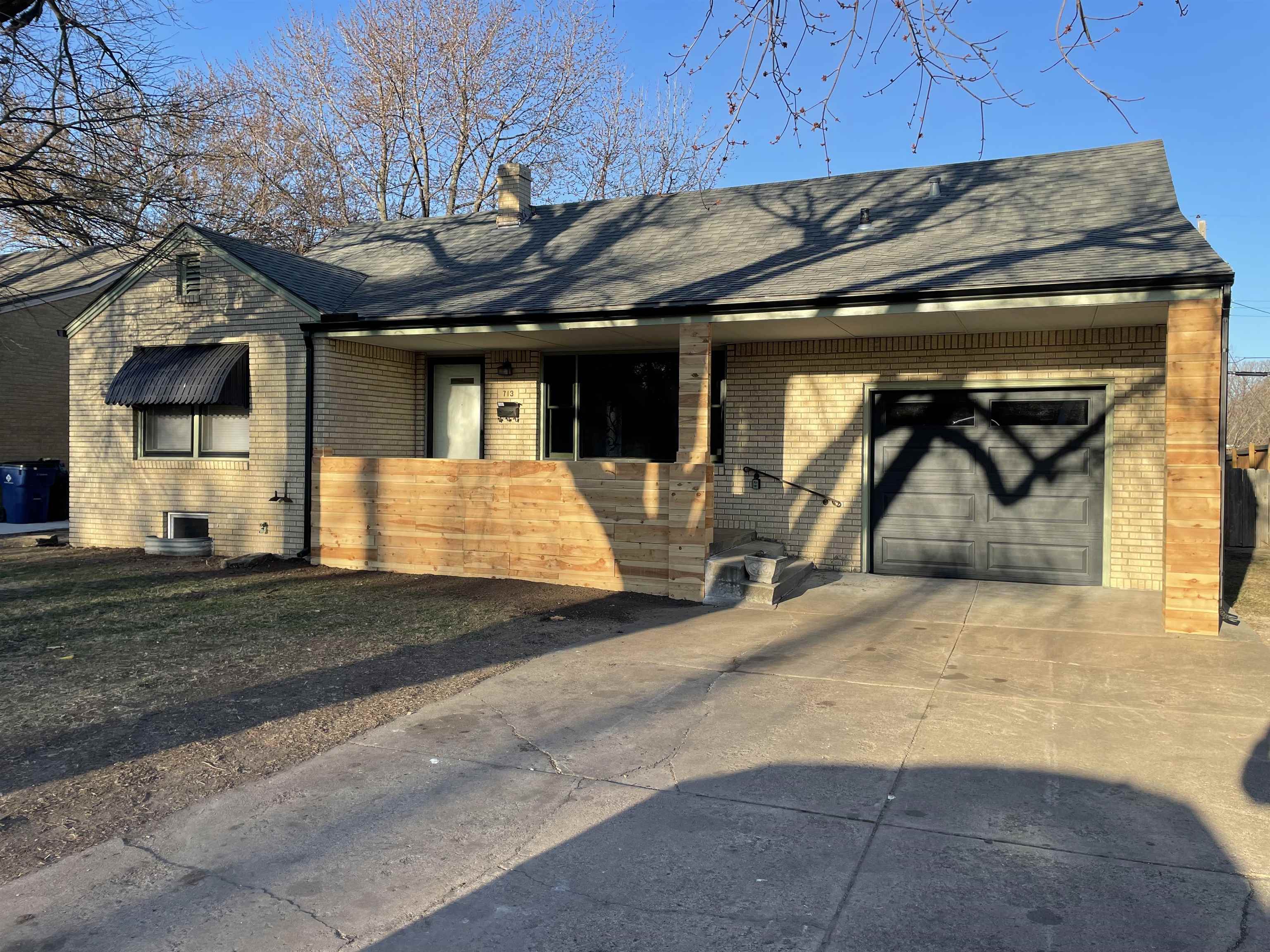 Photo of 713 S Woodlawn in Wichita, KS