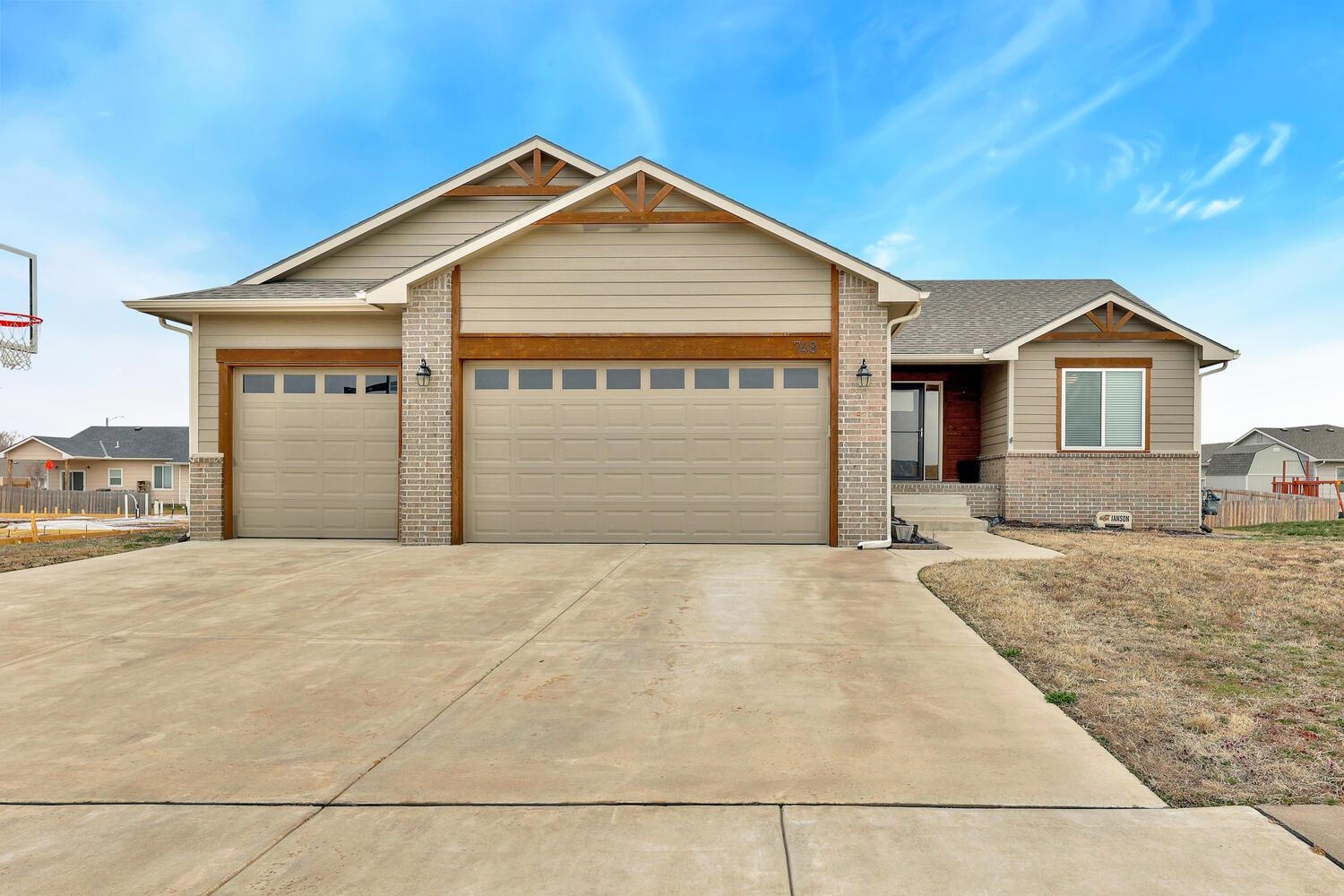 Photo of 748 N Wakefield Ave in Valley Center, KS
