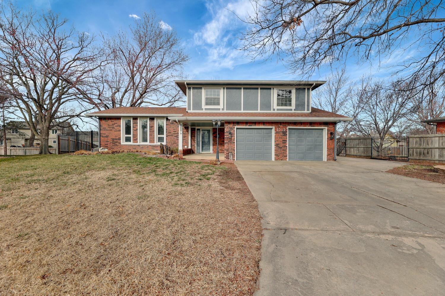 Photo of 1111 N Crestline Cir in Wichita, KS