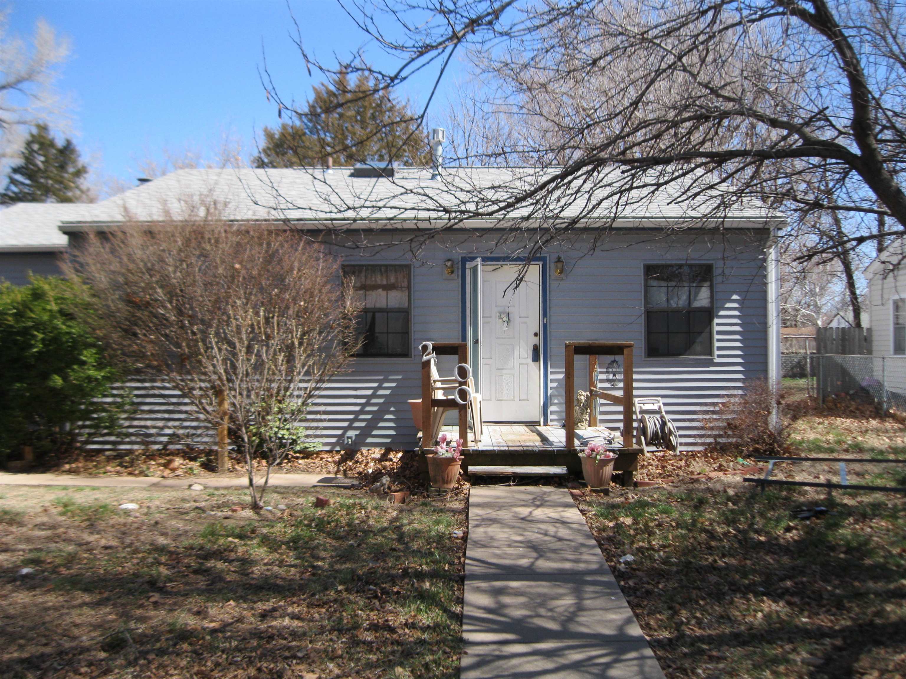 Photo of 200 S Wire Ave in Haysville, KS