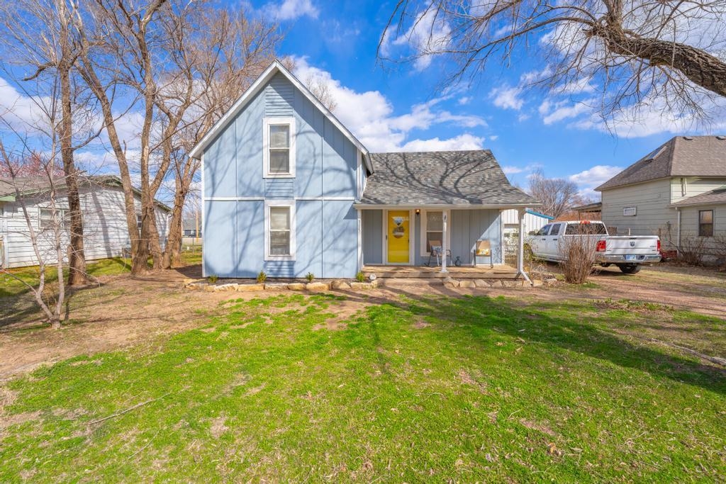 Photo of 315 N 8th in Conway Springs, KS