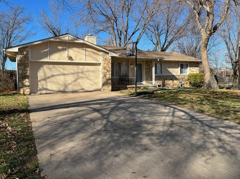 Photo of 1616 E Oak Forest Rd in Derby, KS