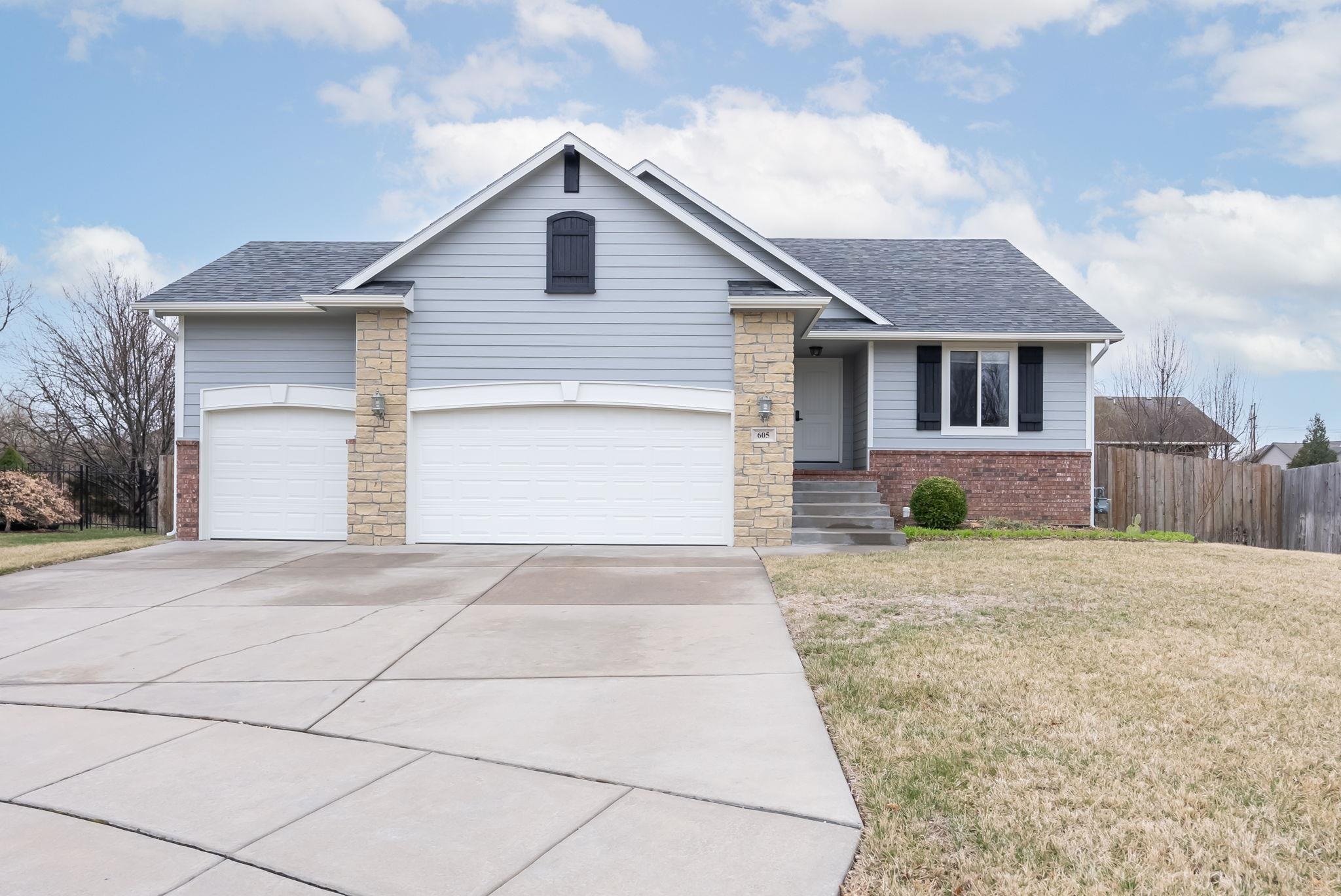 Photo of 605 W Pt in Andover, KS
