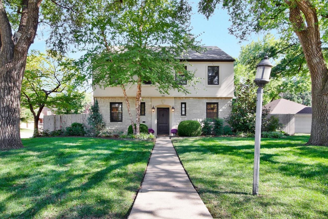 Photo of 256 N Pinecrest in Wichita, KS