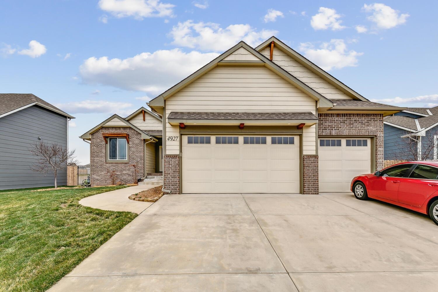 Photo of 4927 N Marblefalls St in Wichita, KS