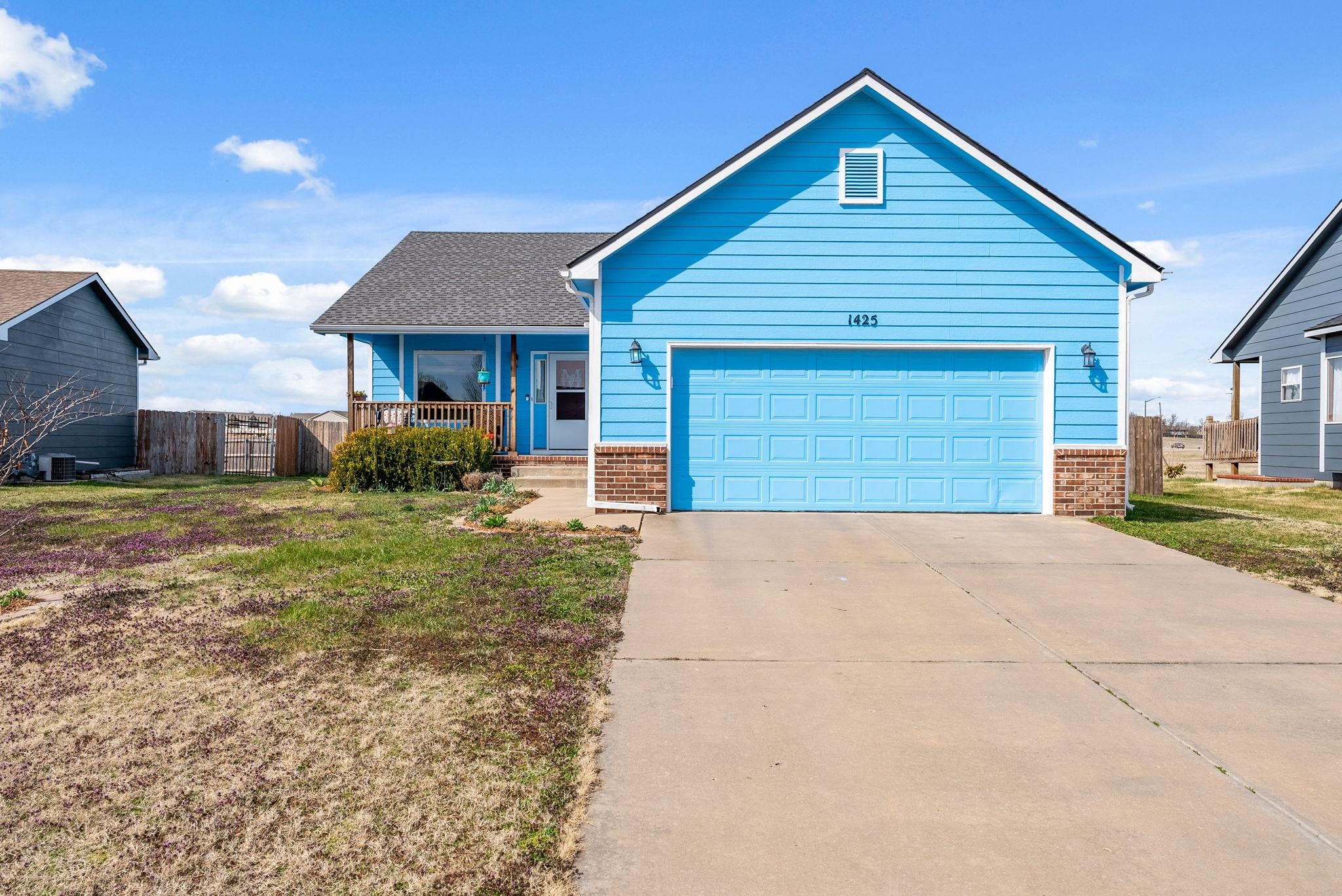 Photo of 1425 N Spring Ridge Dr in Derby, KS