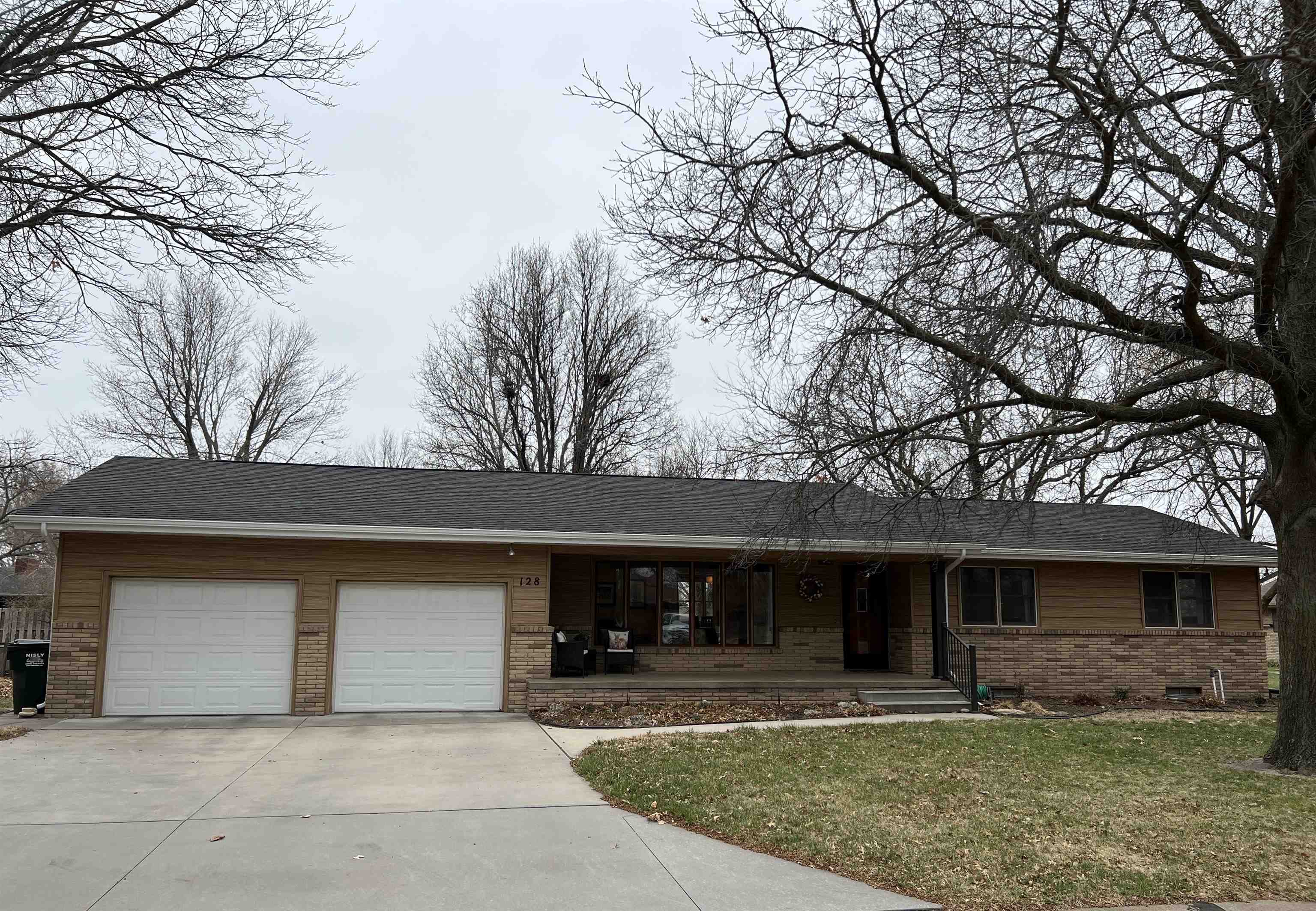 Photo of 128 Meadow Ln in Hesston, KS