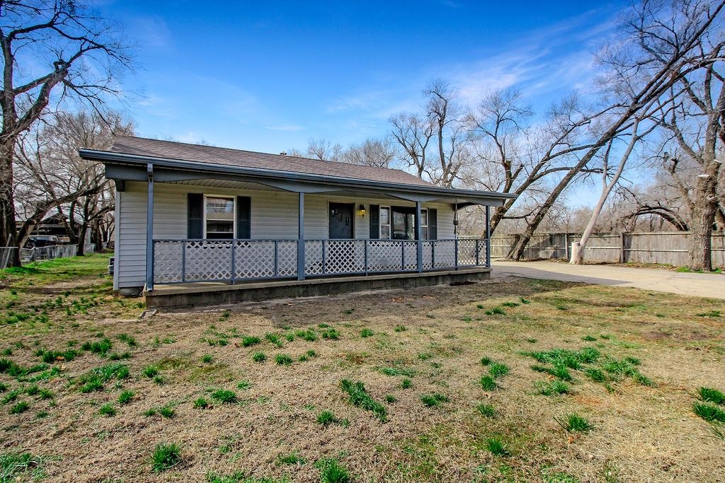 Photo of 829 W 55th St S in Wichita, KS