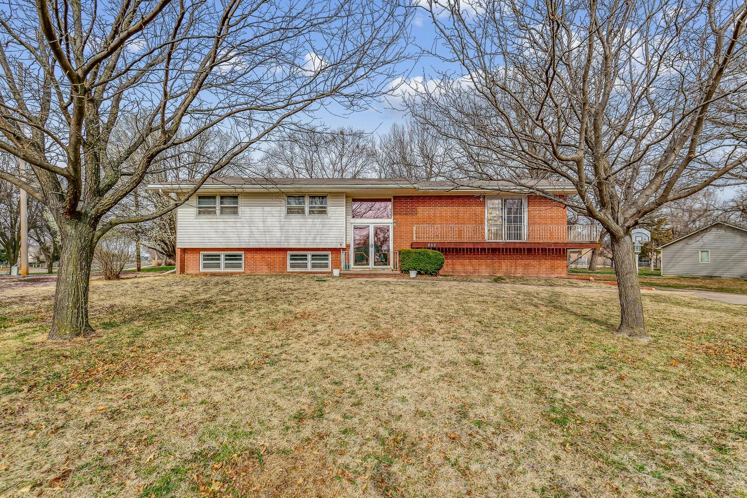 Photo of 853 S Queen St in Maize, KS